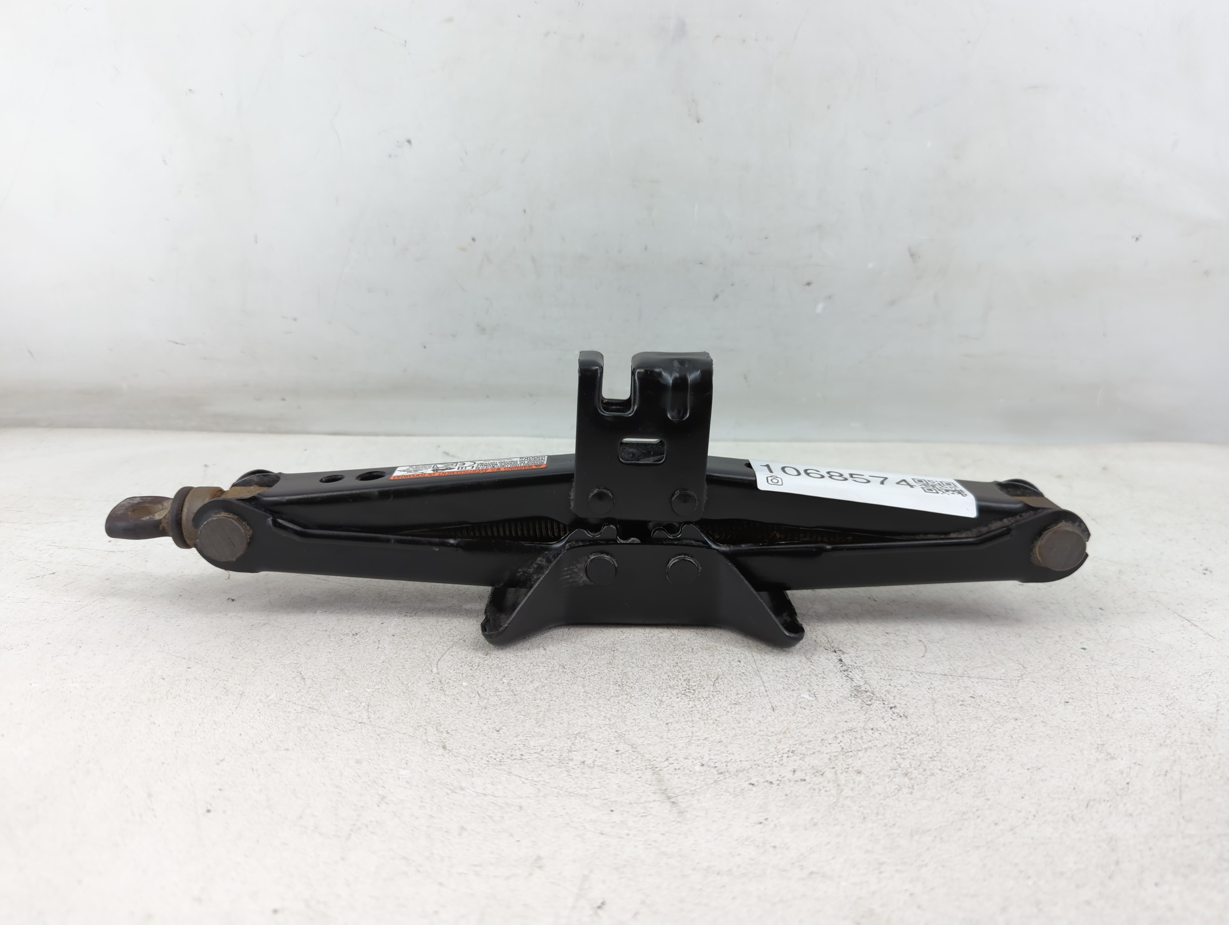 Picture of 2015 Toyota Camry Spare Scissor Car Jack 1068574