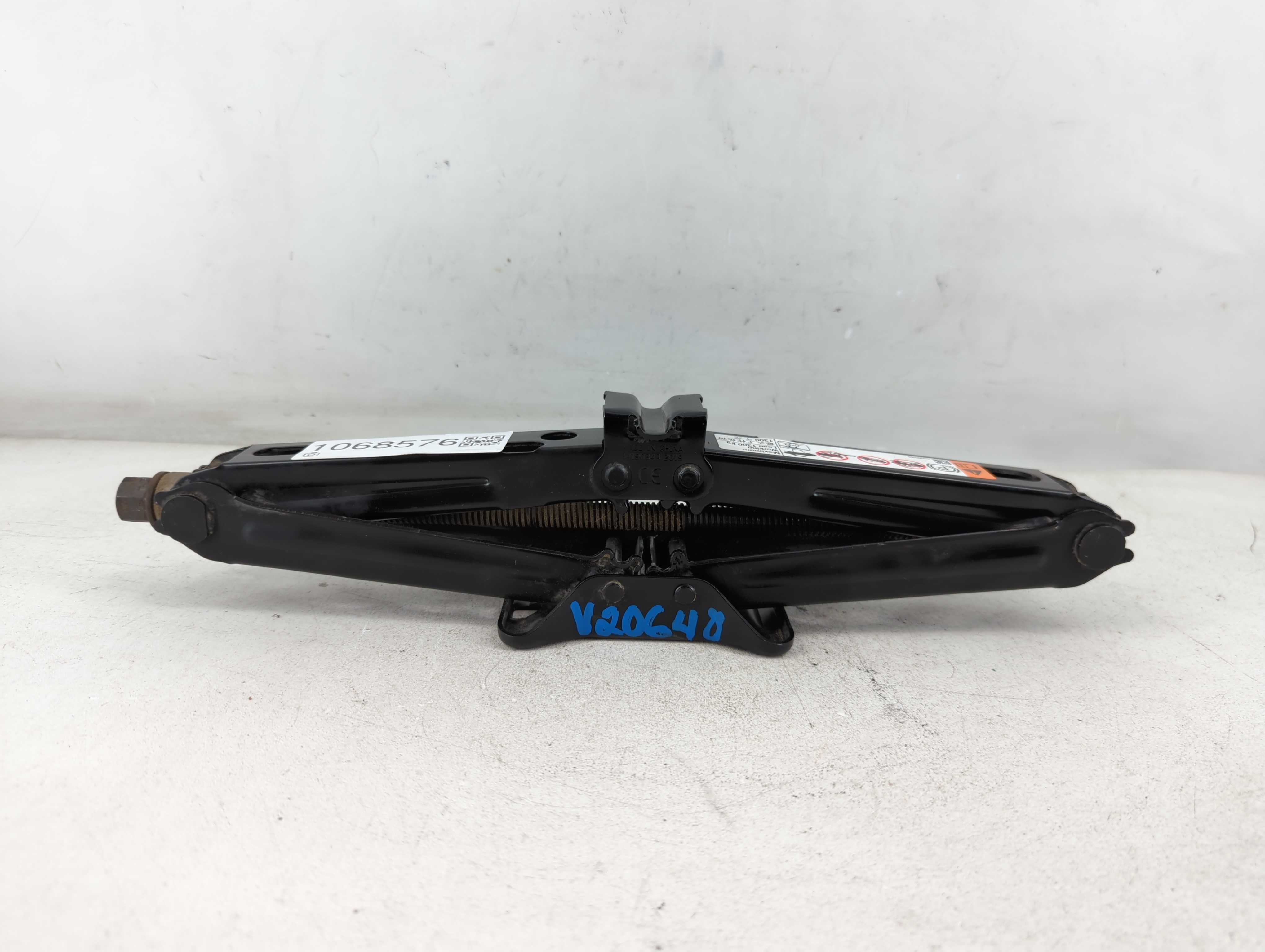 2019 Chevrolet Equinox Spare Scissor Car Jack 1068576 - Oemusedautoparts1.com