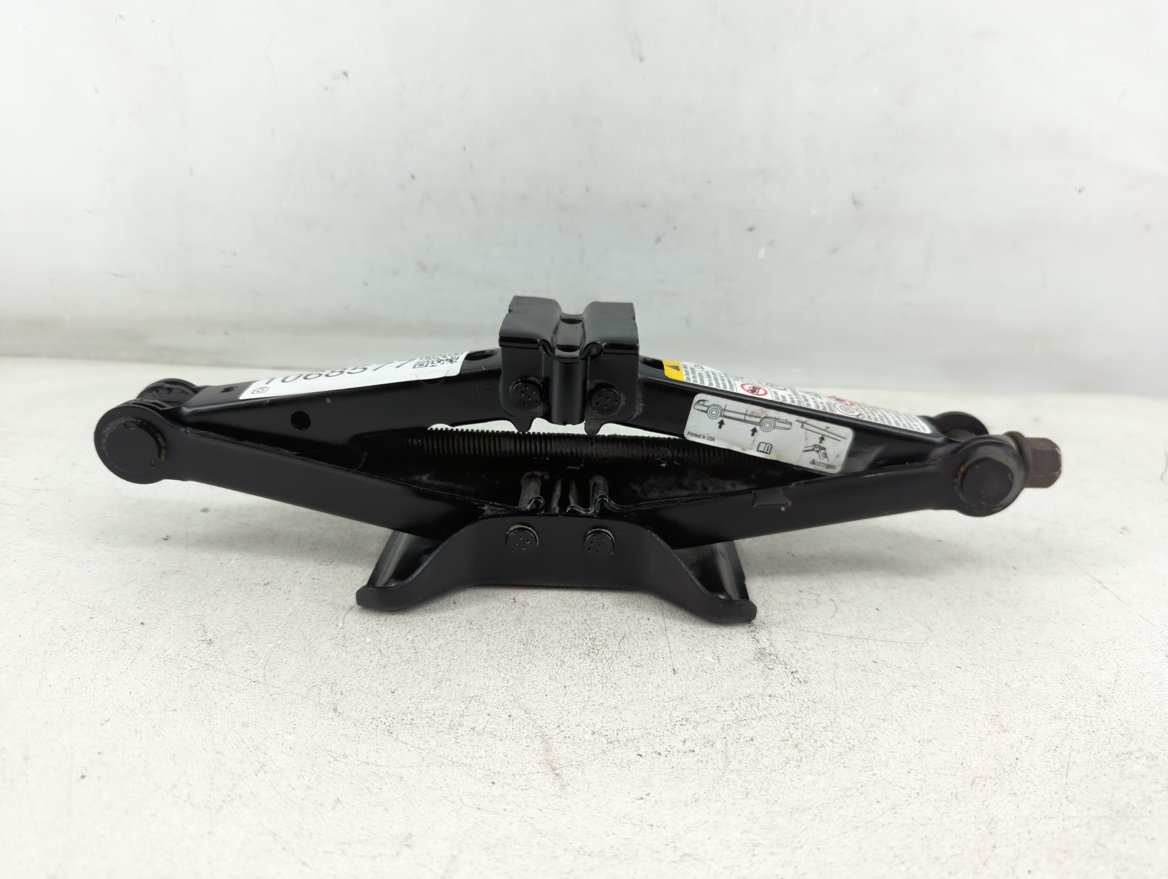 2007 Chevrolet Malibu Spare Scissor Car Jack 1068577 - Oemusedautoparts1.com