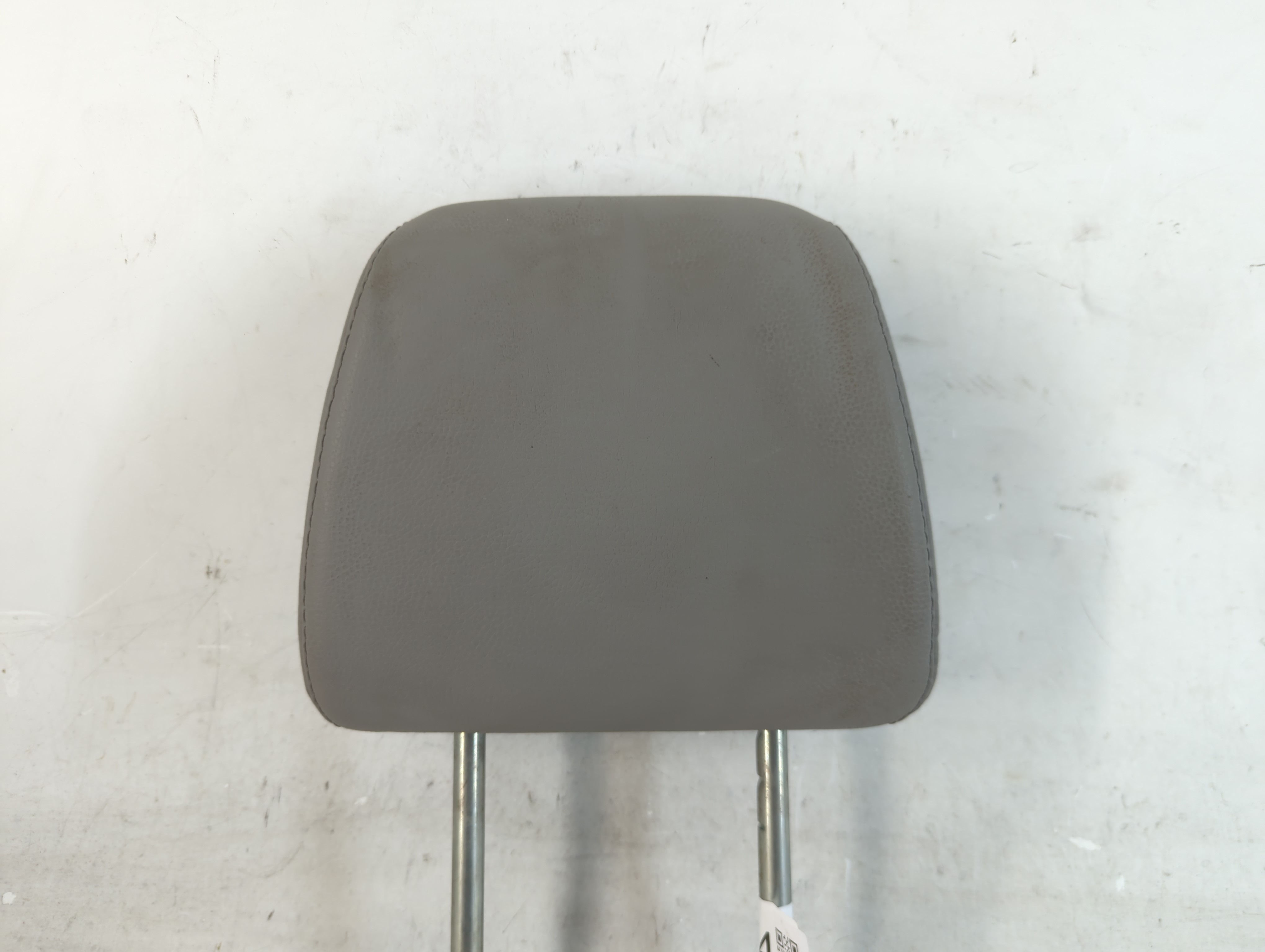 2016-2018 Honda Pilot Headrest Head Rest Rear Center Seat Grey 1068594 - Oemusedautoparts1.com