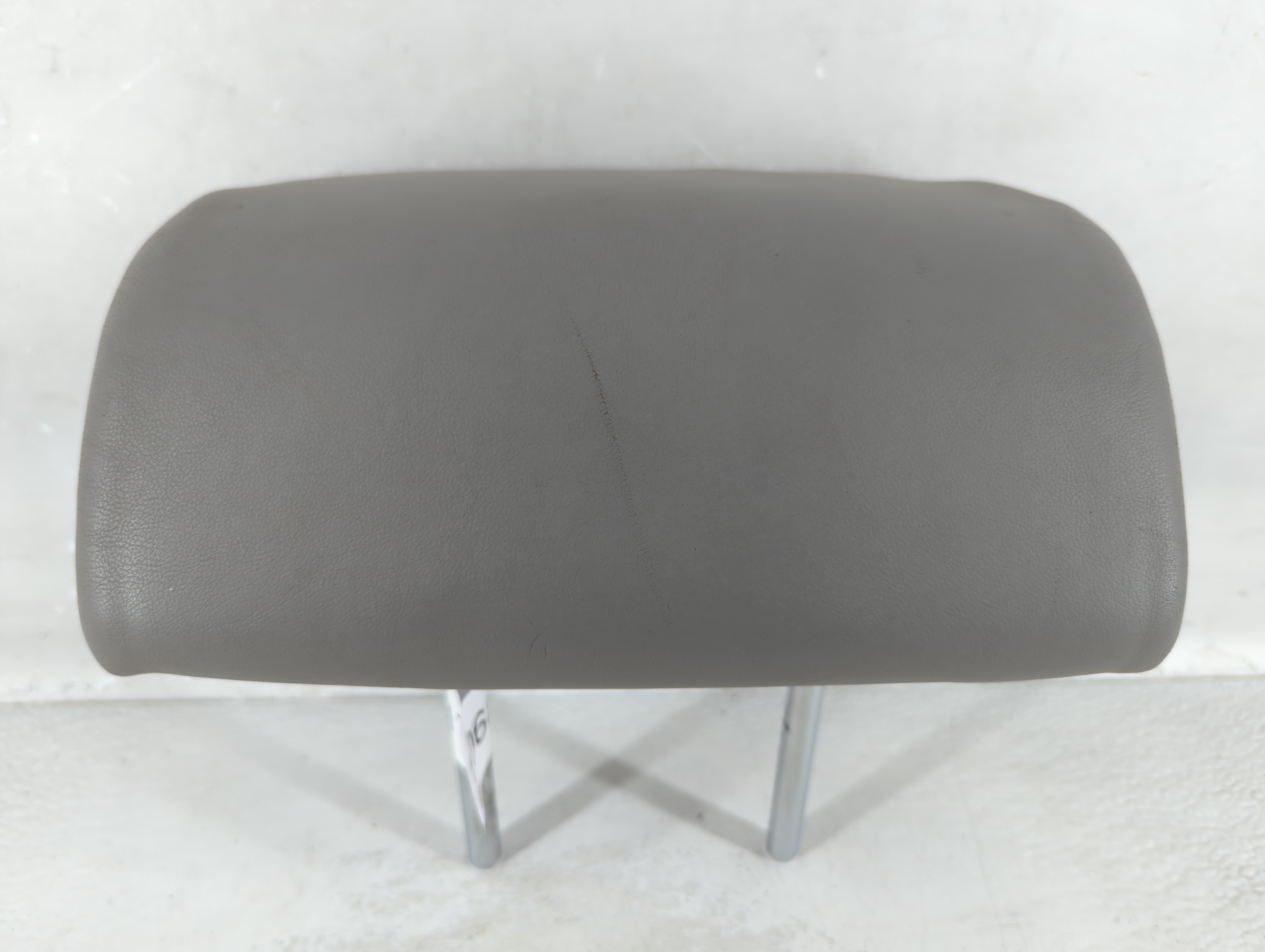 2004-2007 Toyota Highlander Headrest Head Rest Rear Center Seat Grey 1068617 - Oemusedautoparts1.com