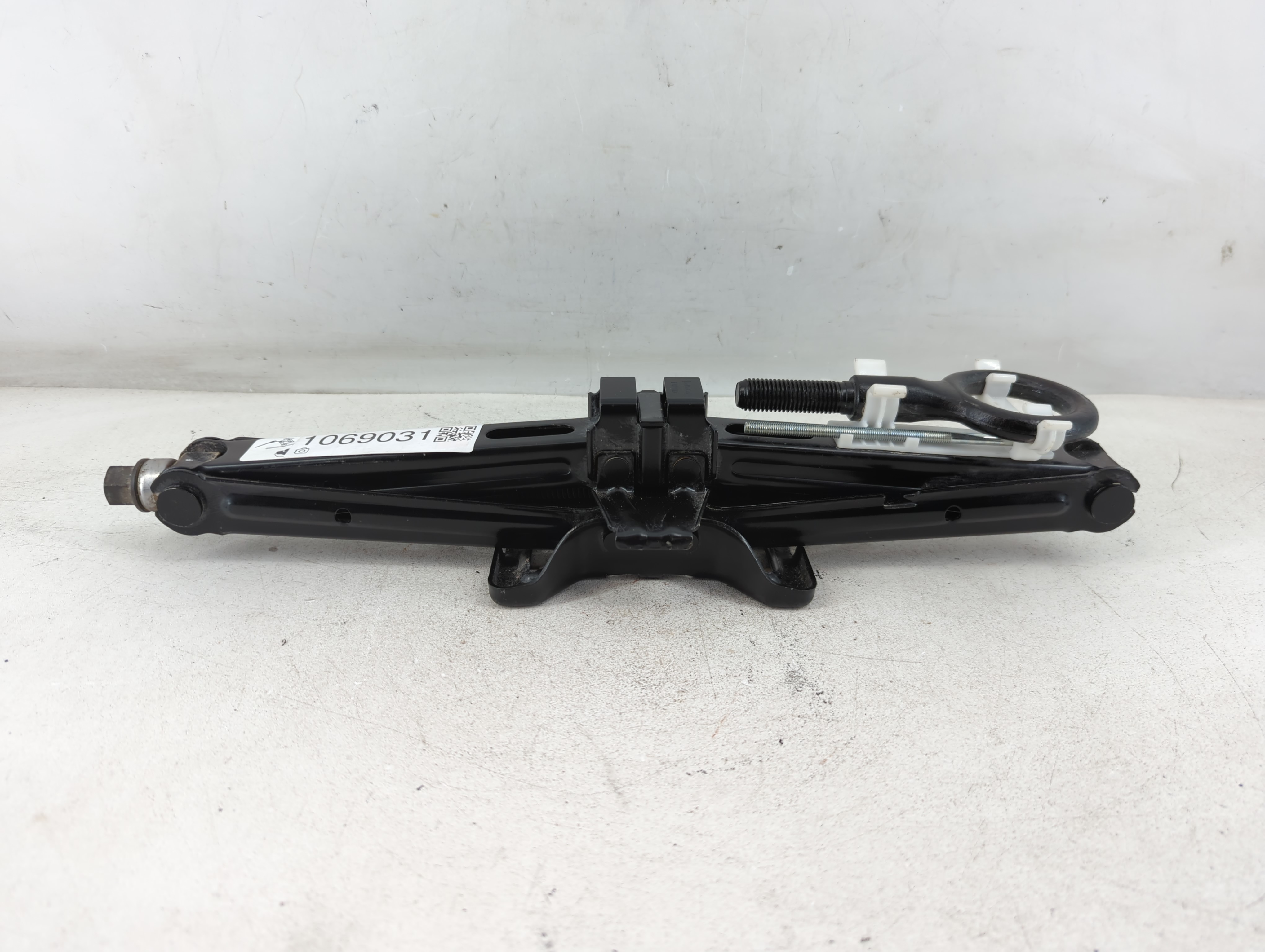 Picture of 2017 Ford Explorer Spare Scissor Car Jack 1069031