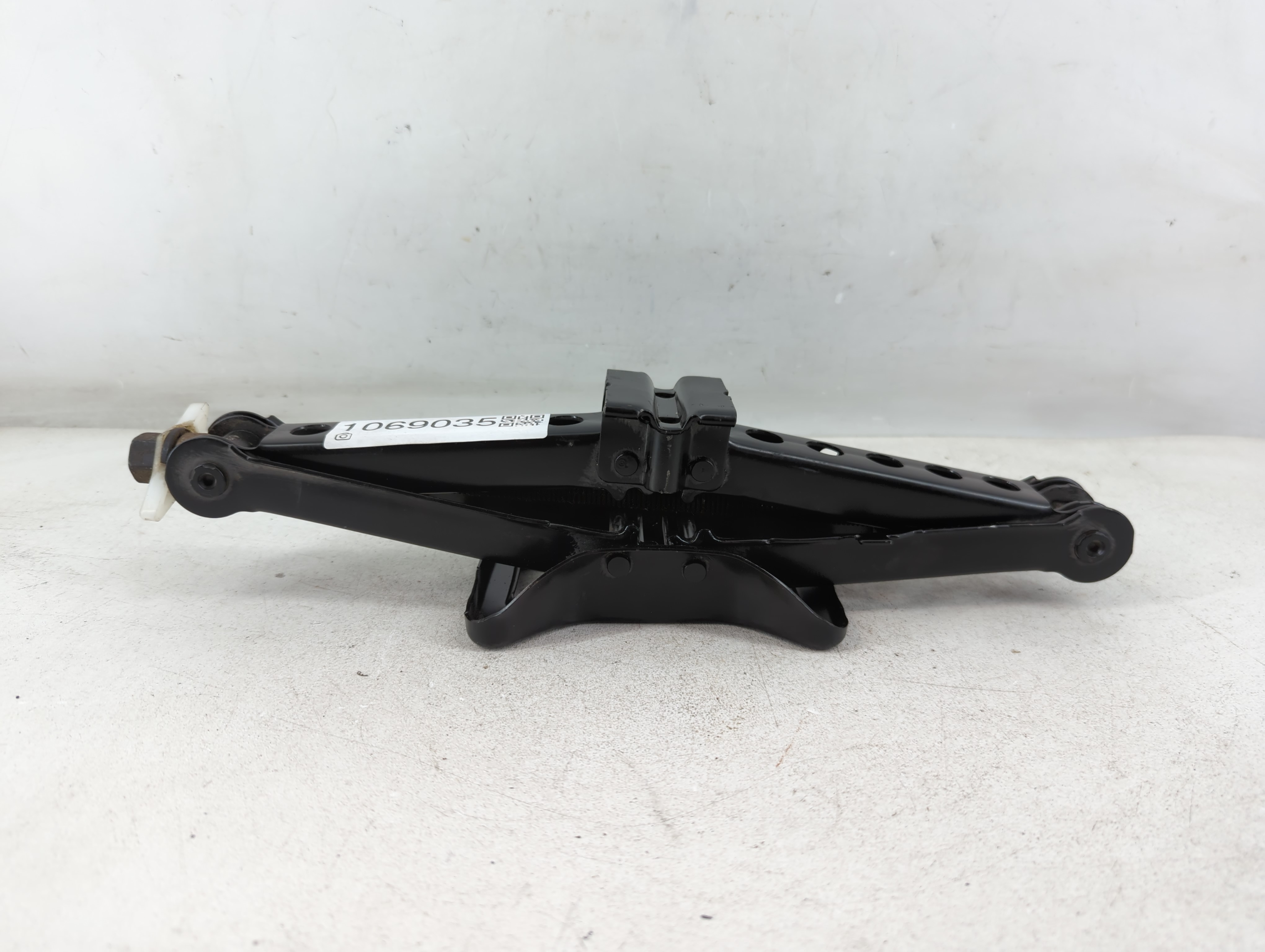 Picture of 2014 Jeep Compass Spare Scissor Car Jack 1069035