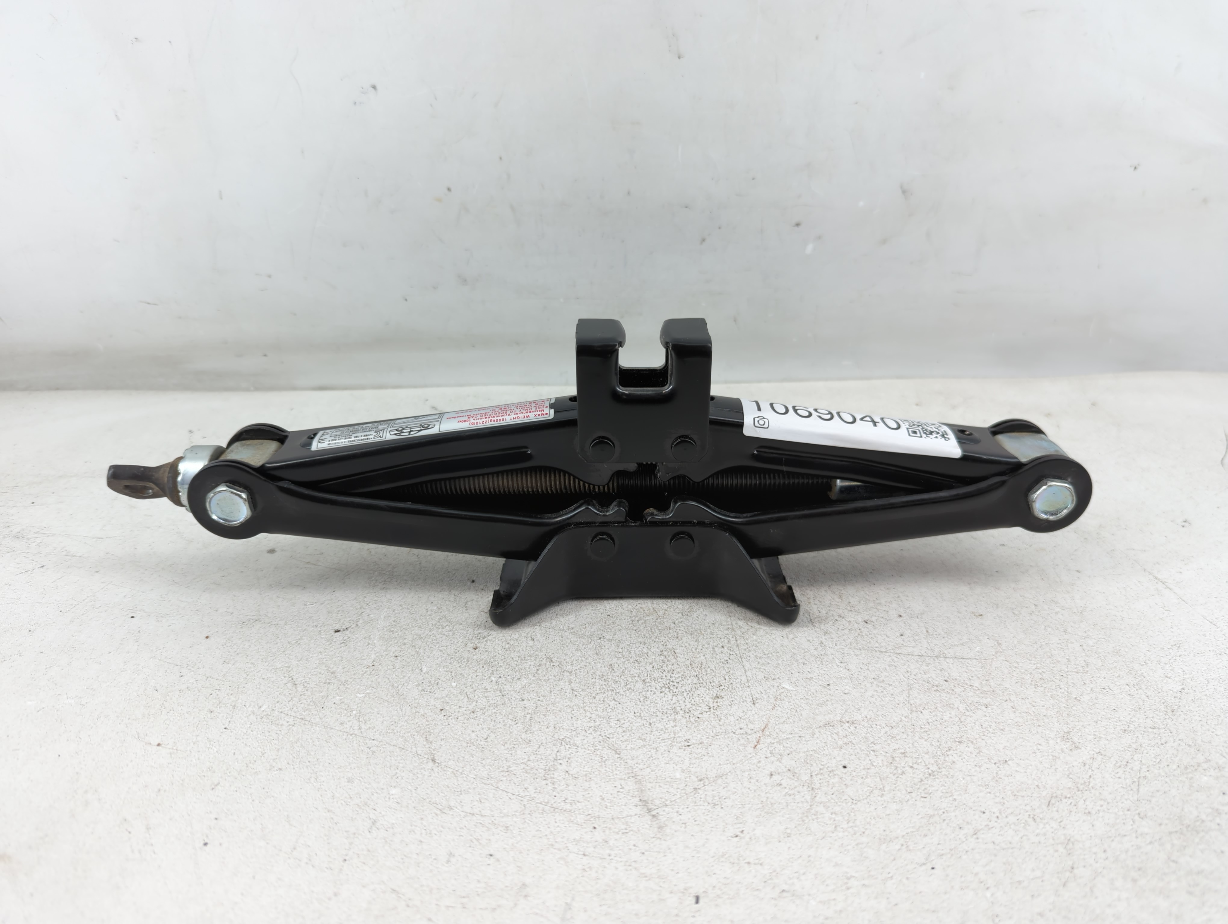 Picture of 2014 Kia Cadenza Spare Scissor Car Jack 1069040