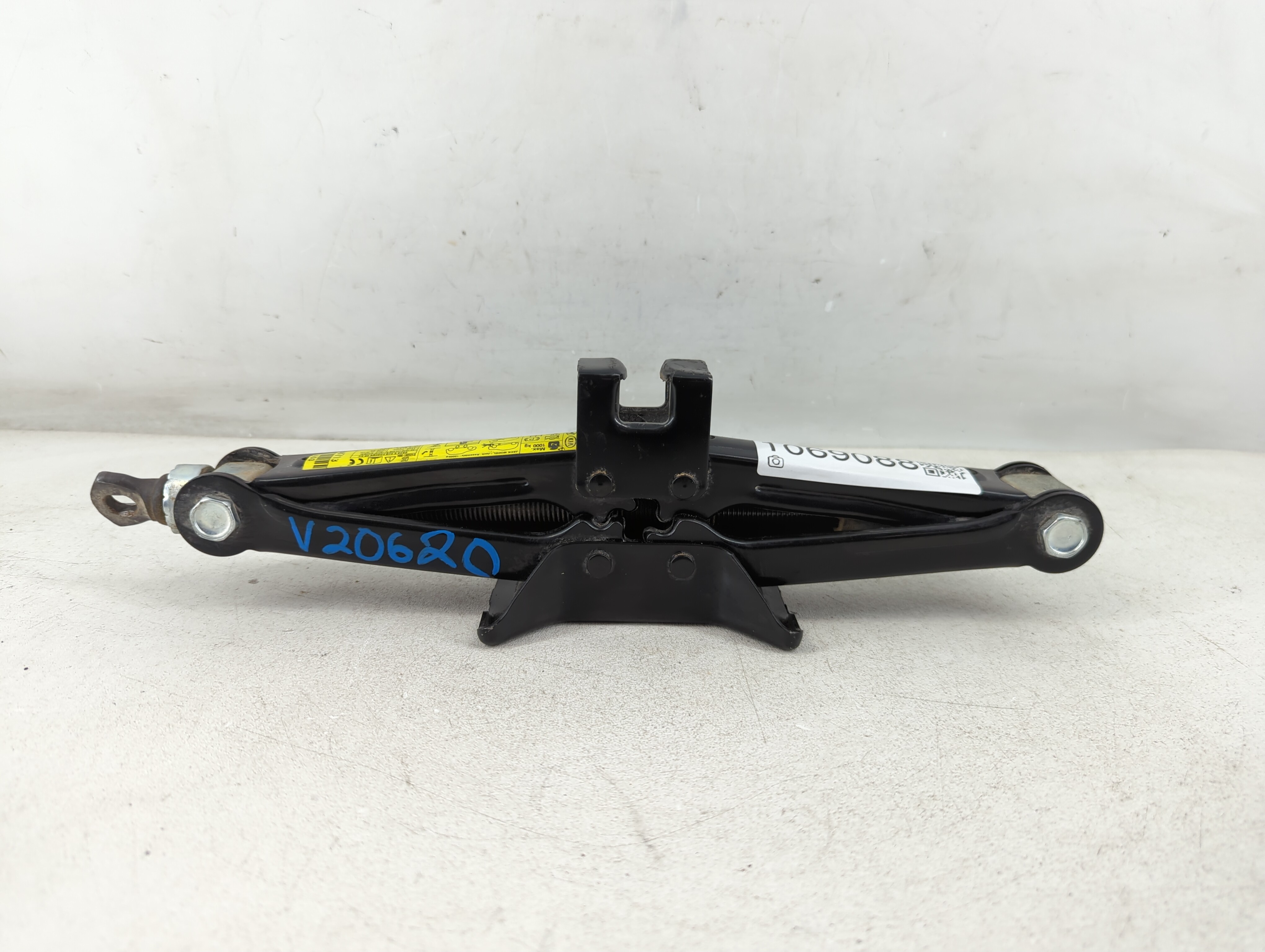 2016 Hyundai Azera Spare Scissor Car Jack 1069088 - Oemusedautoparts1.com