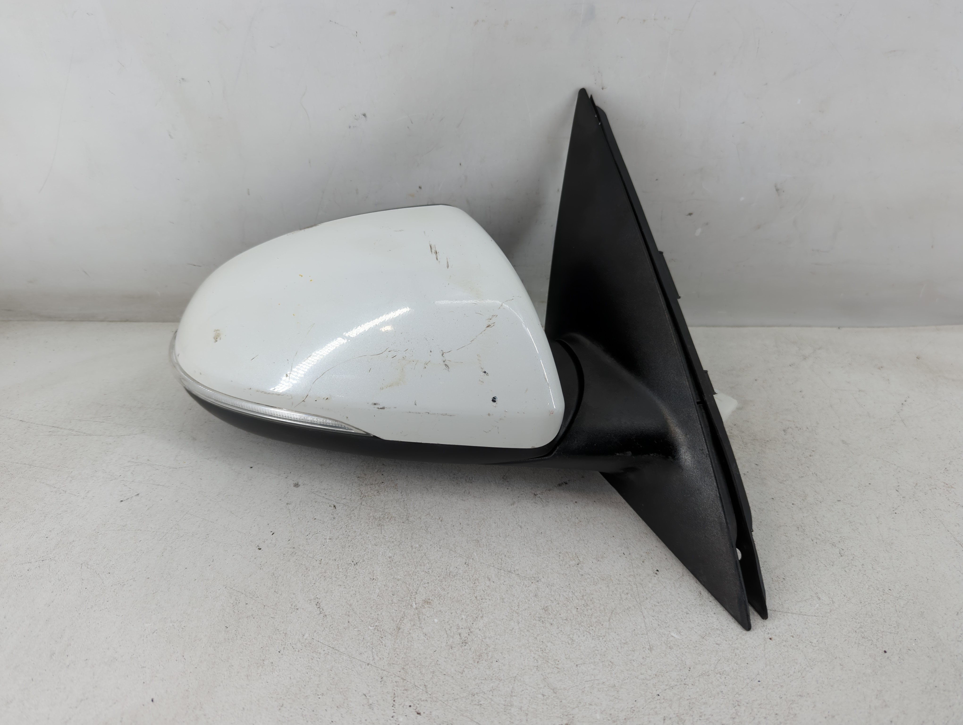 2016-2020 Kia Optima Passenger Right Side View Power Door Mirror White 1069106 - Oemusedautoparts1.com