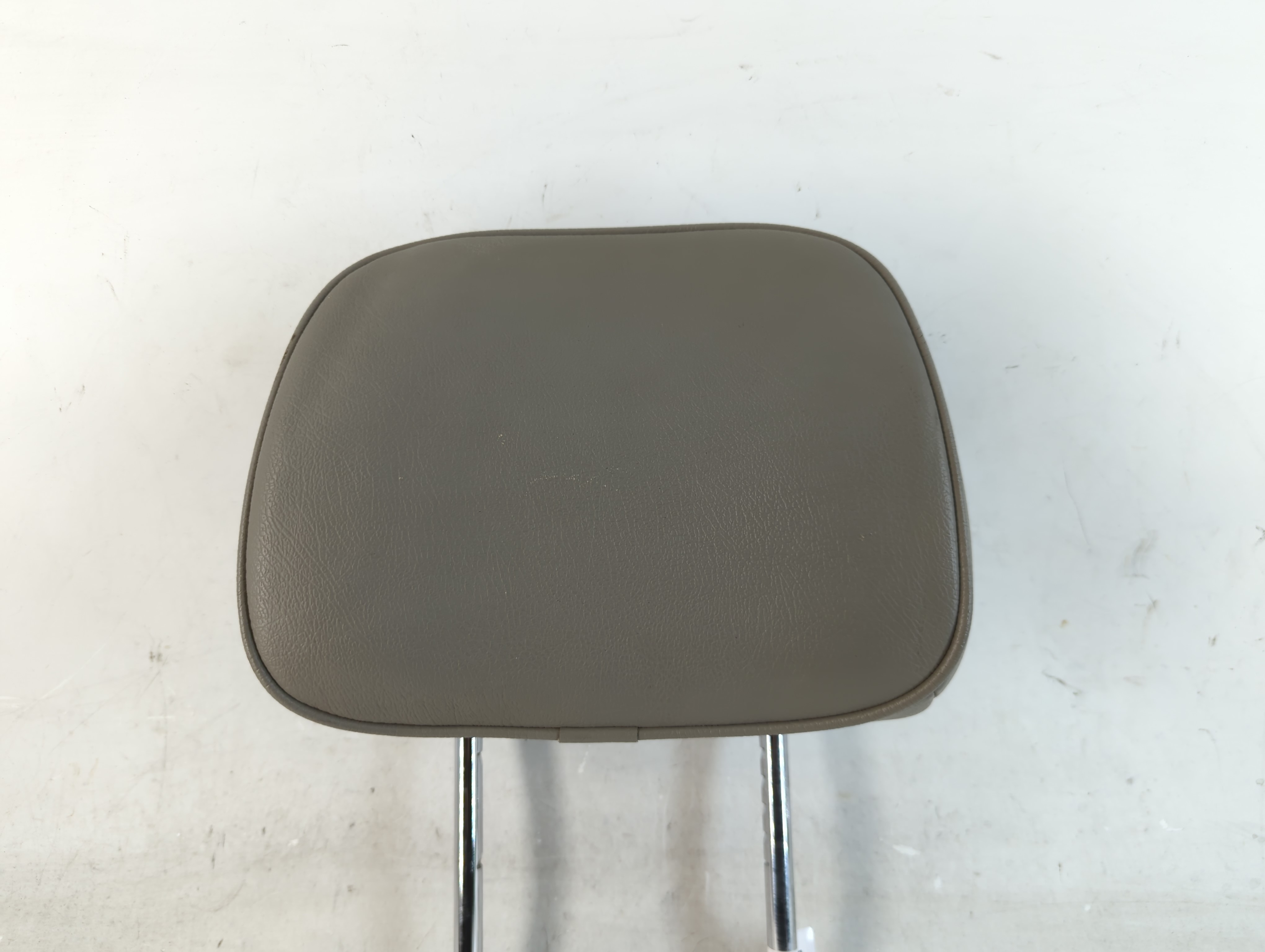 2011 Jeep Grand Cherokee Headrest Head Rest Front Driver Passenger Seat 1069118 - Oemusedautoparts1.com