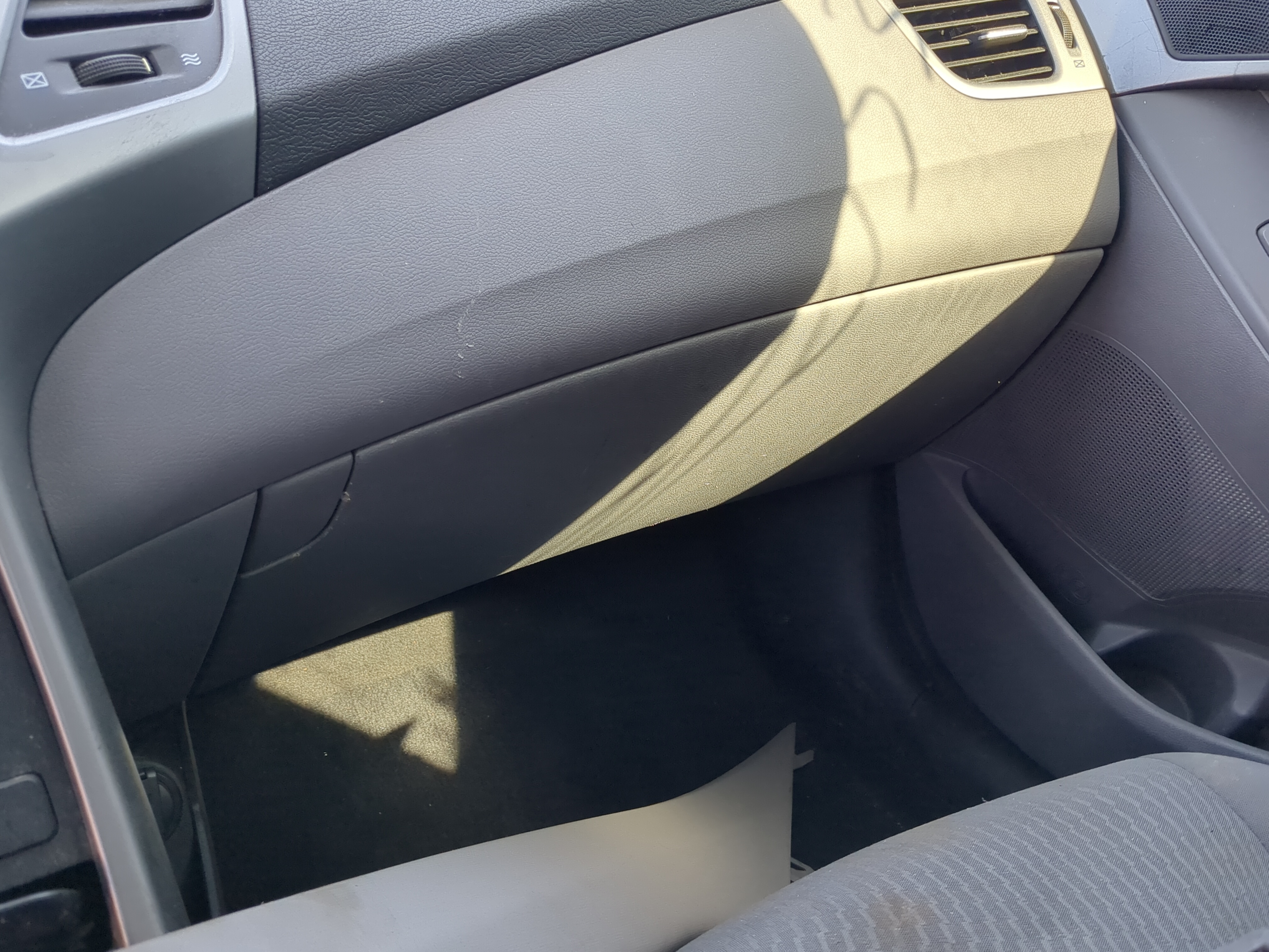 2014 Hyundai Elantra Passenger Glove Box Door Storage Compartment 1069261 - Oemusedautoparts1.com