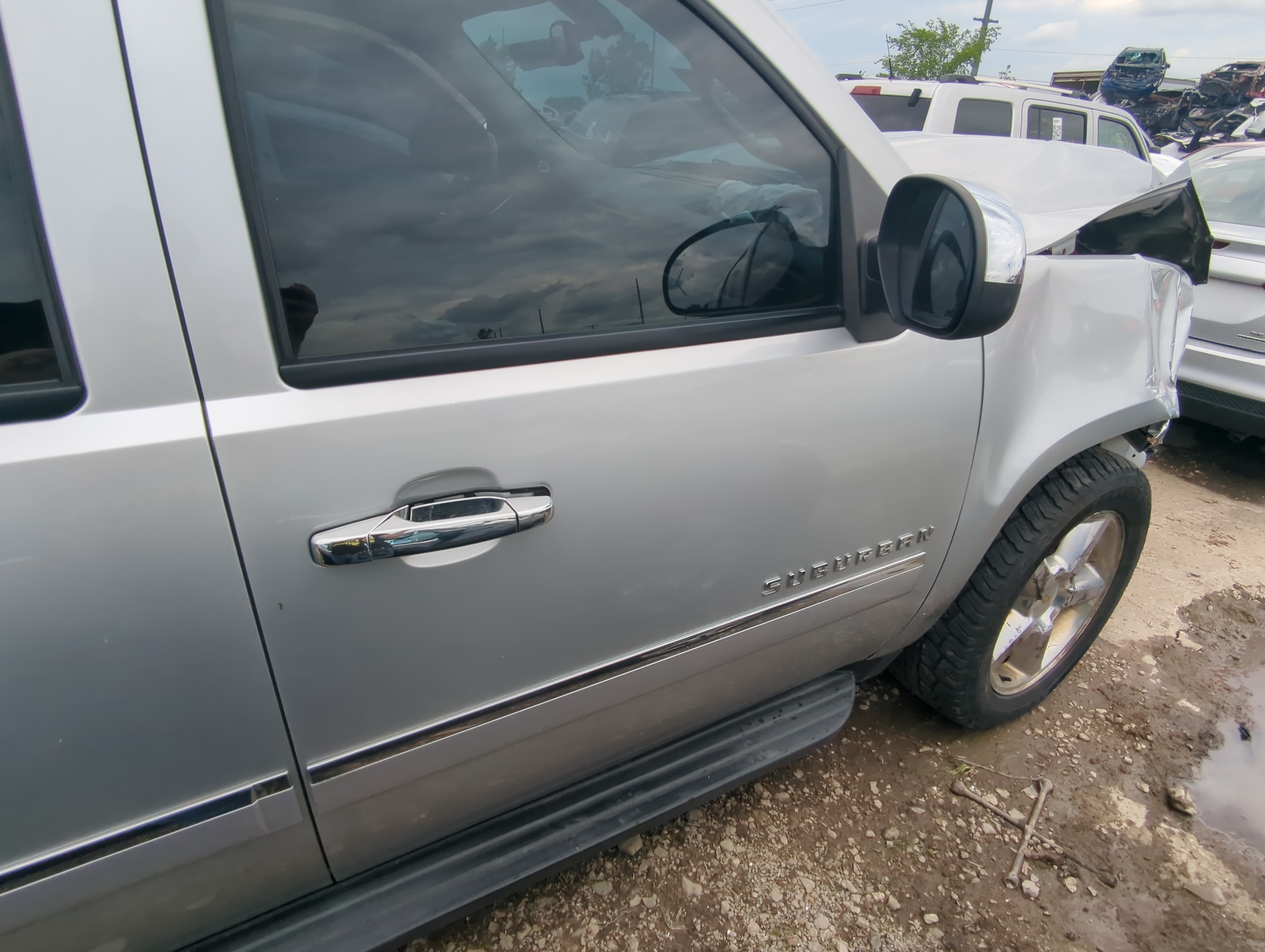 Picture of 2013 Chevrolet Suburban Front Right Passenger Interior Door Panel Trim 1069454