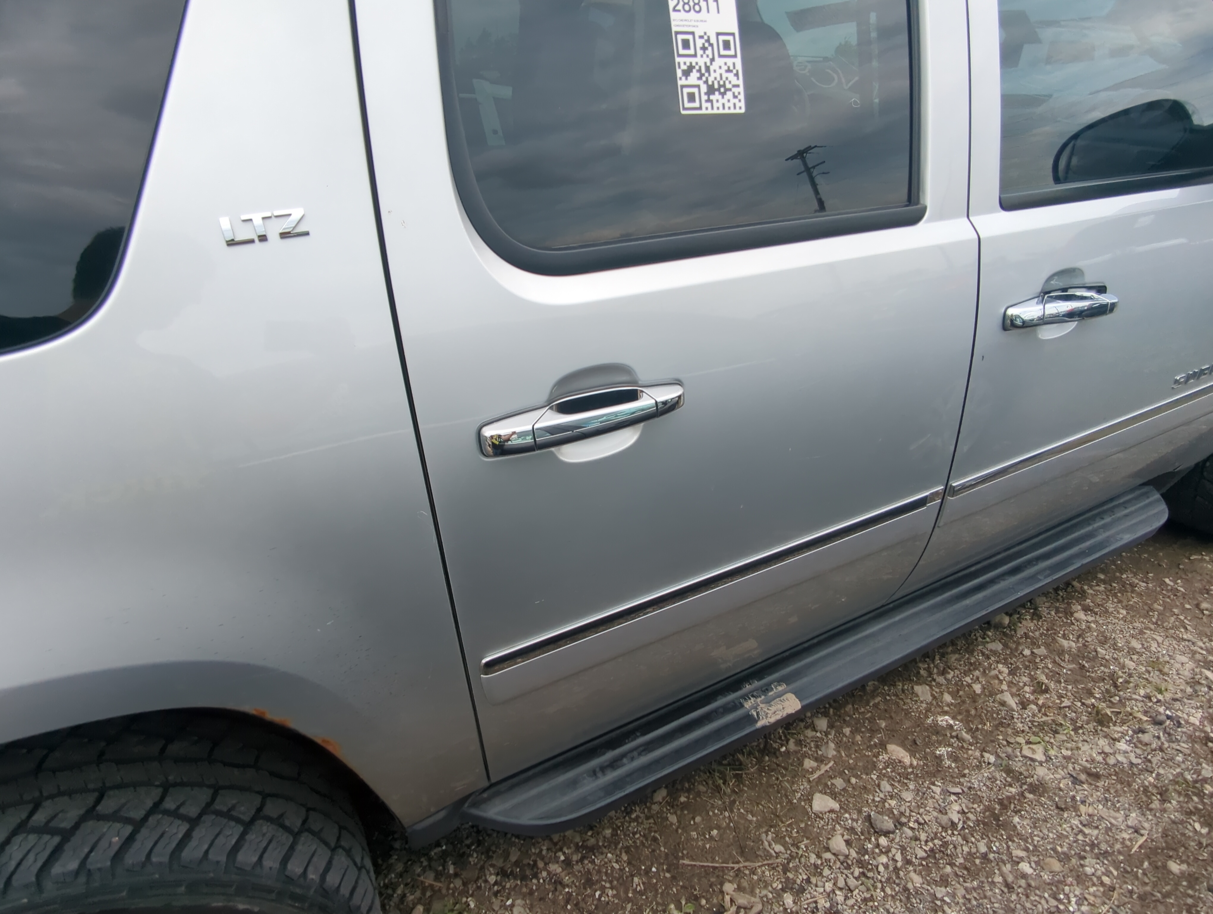 Picture of Chevrolet Suburban Passenger Rear Door Oem 1069482
