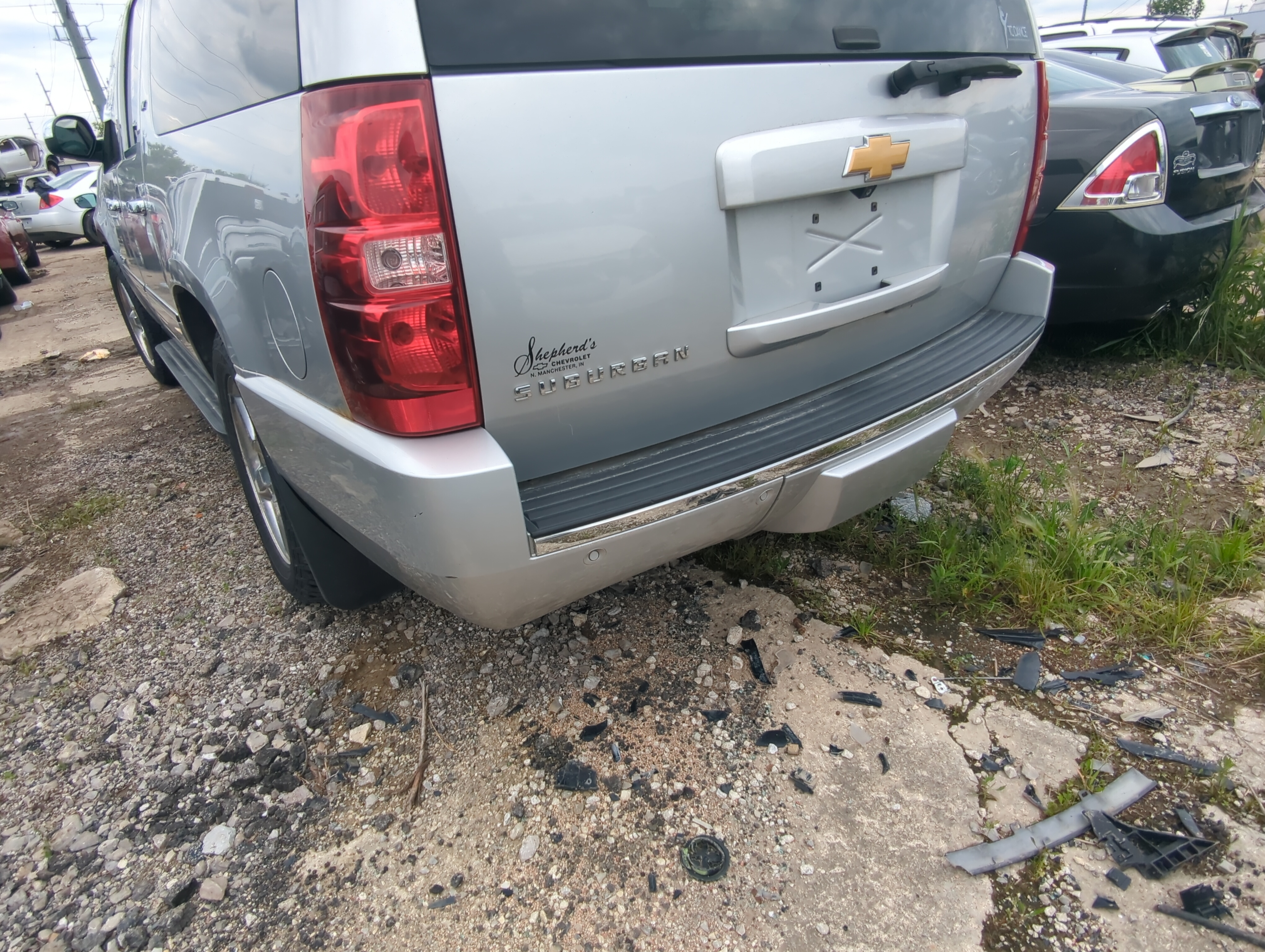 Chevrolet Suburban Rear Bumper Assembly Oem 1069553 - Oemusedautoparts1.com