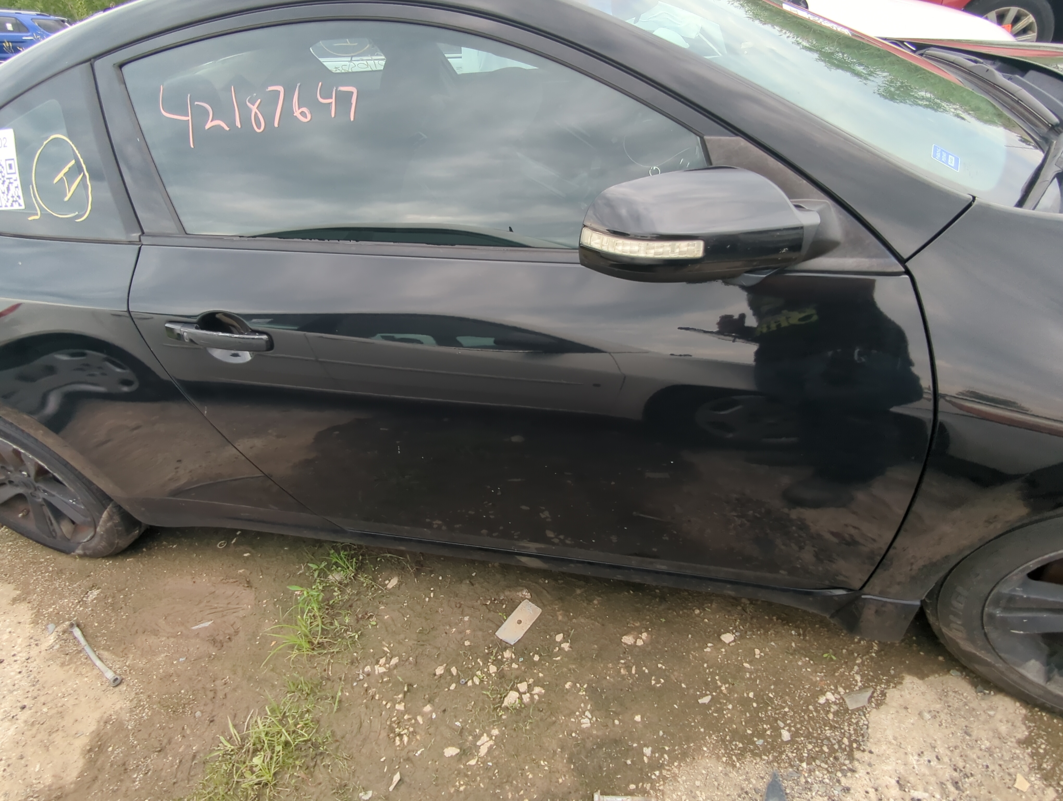 Picture of 2008-2013 Nissan Altima Passenger Front Door Oem 1069765
