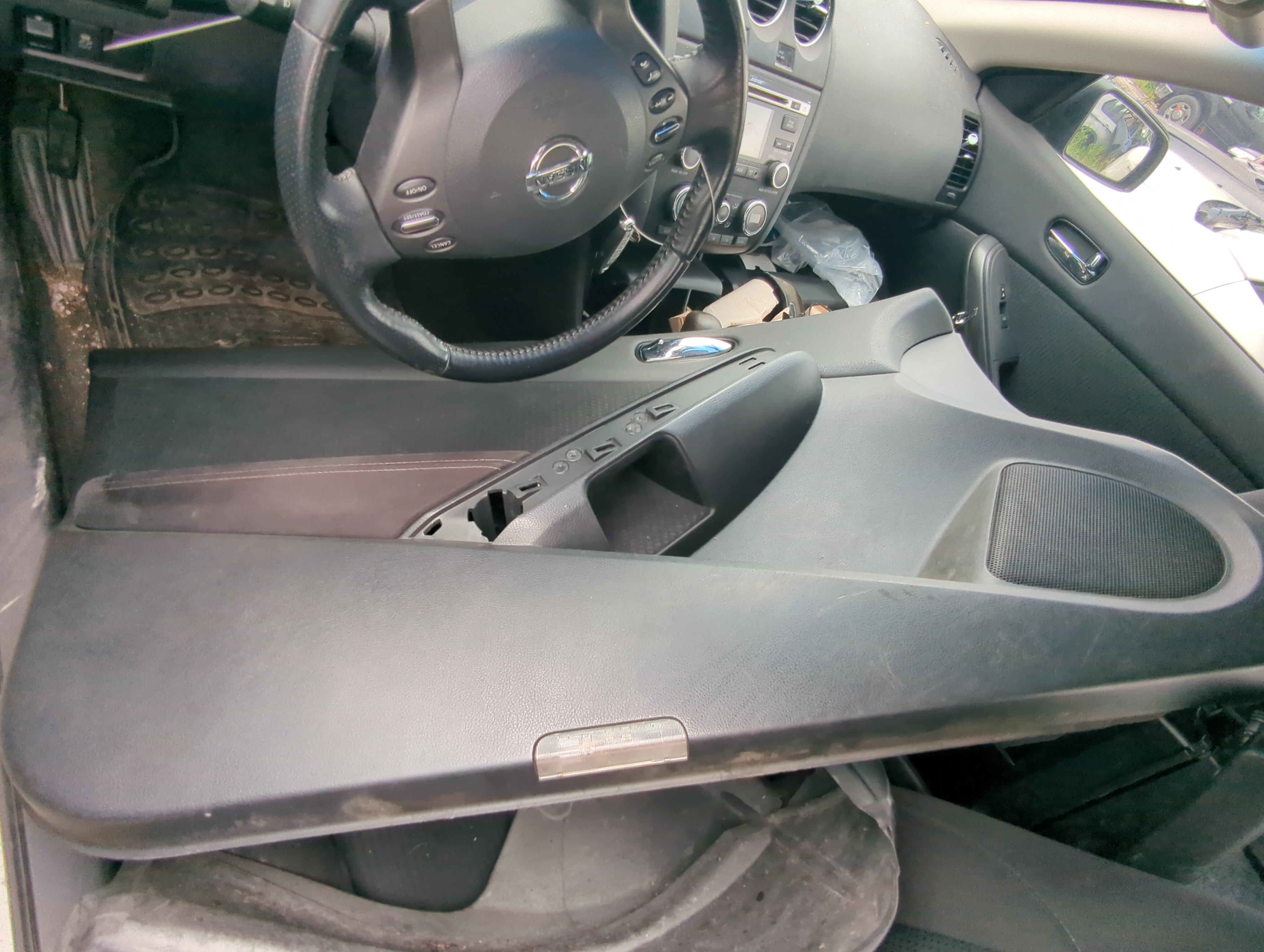 Picture of 2011 Nissan Altima Front Left Driver Interior Door Panel Trim 1069779