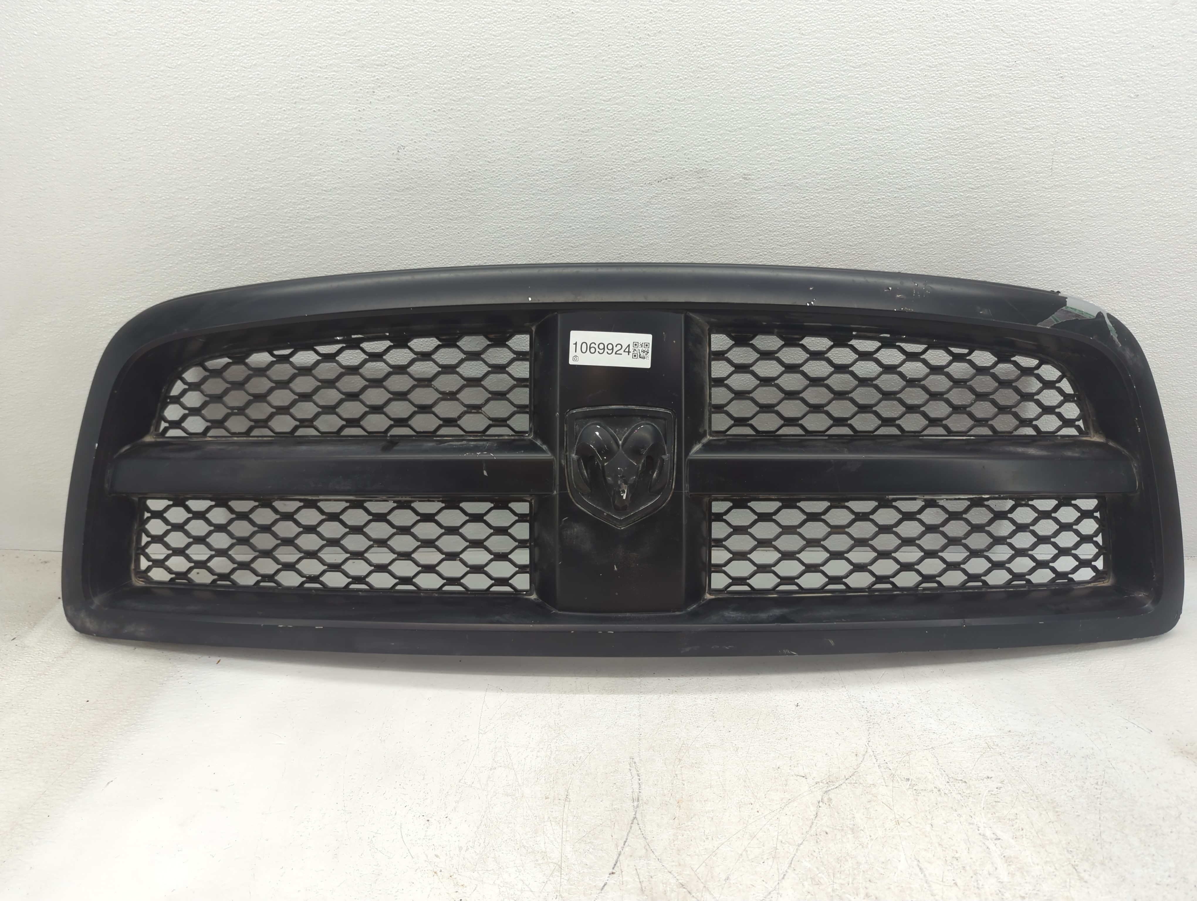 Dodge Ram 1500 Front Bumper Grille Cover 1069924 - Oemusedautoparts1.com