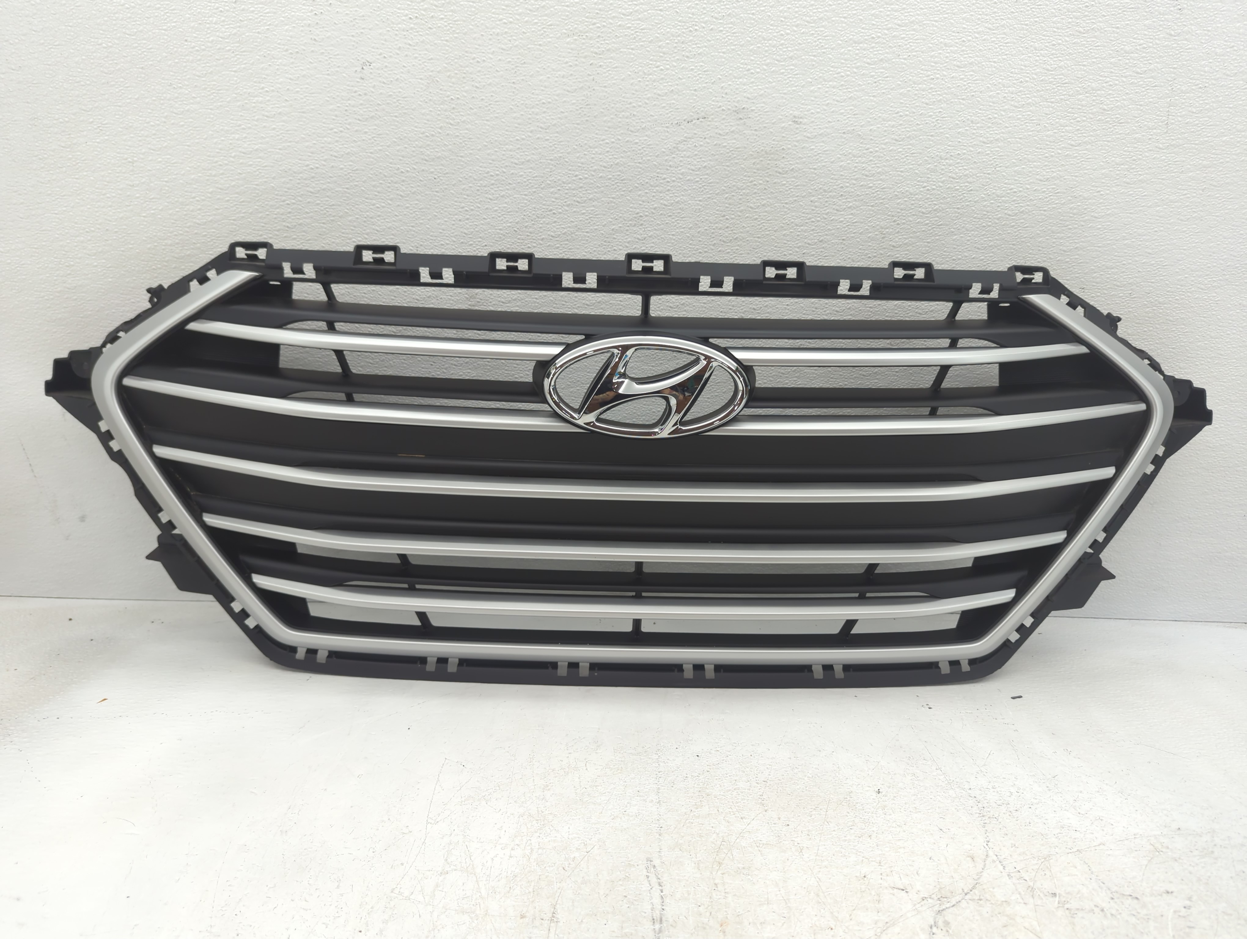 Picture of 2017-2018 Hyundai Elantra Front Bumper Grille Cover 1069925
