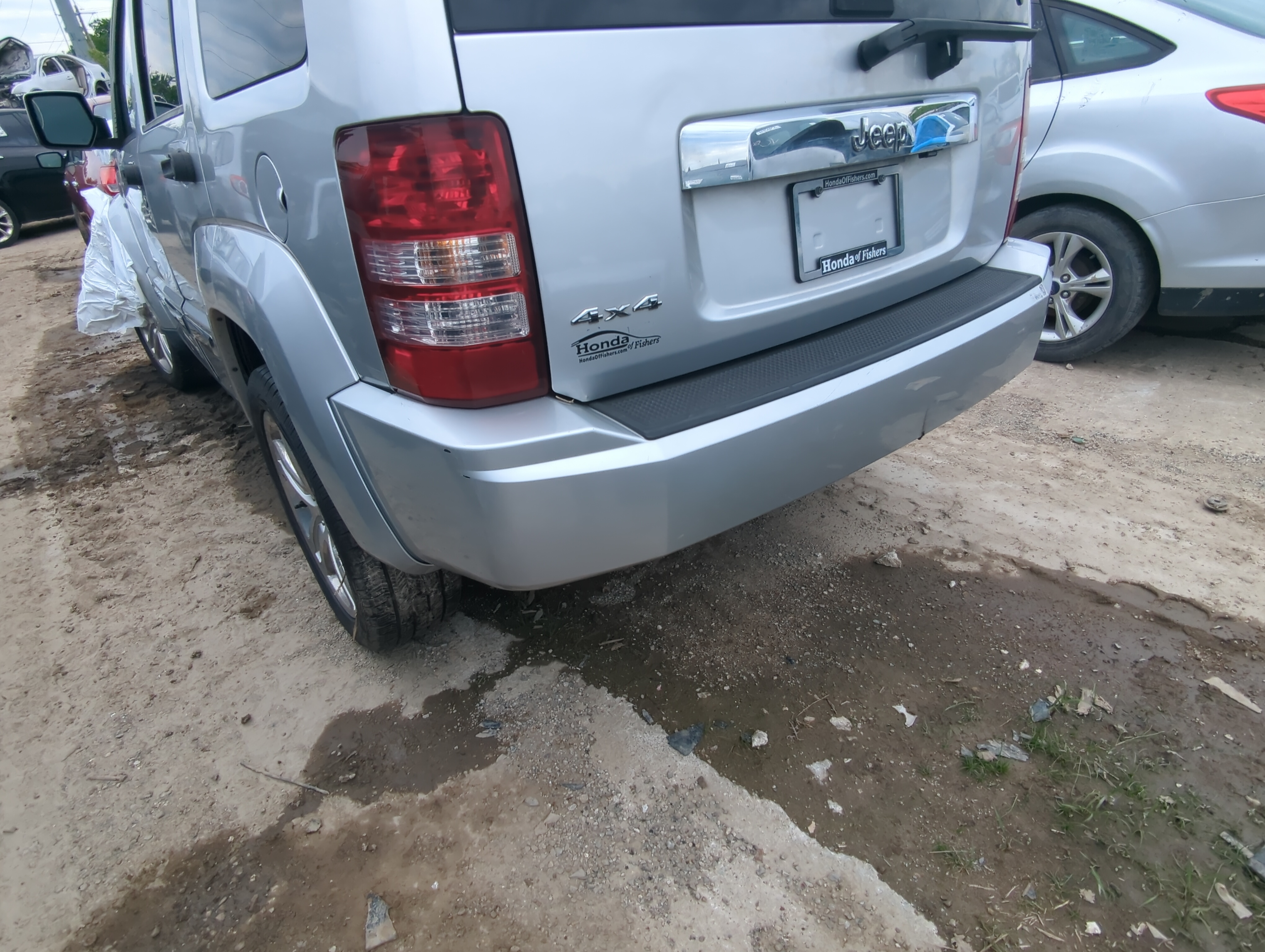 Picture of 2008-2012 Jeep Liberty Rear Bumper Assembly Oem 1070235