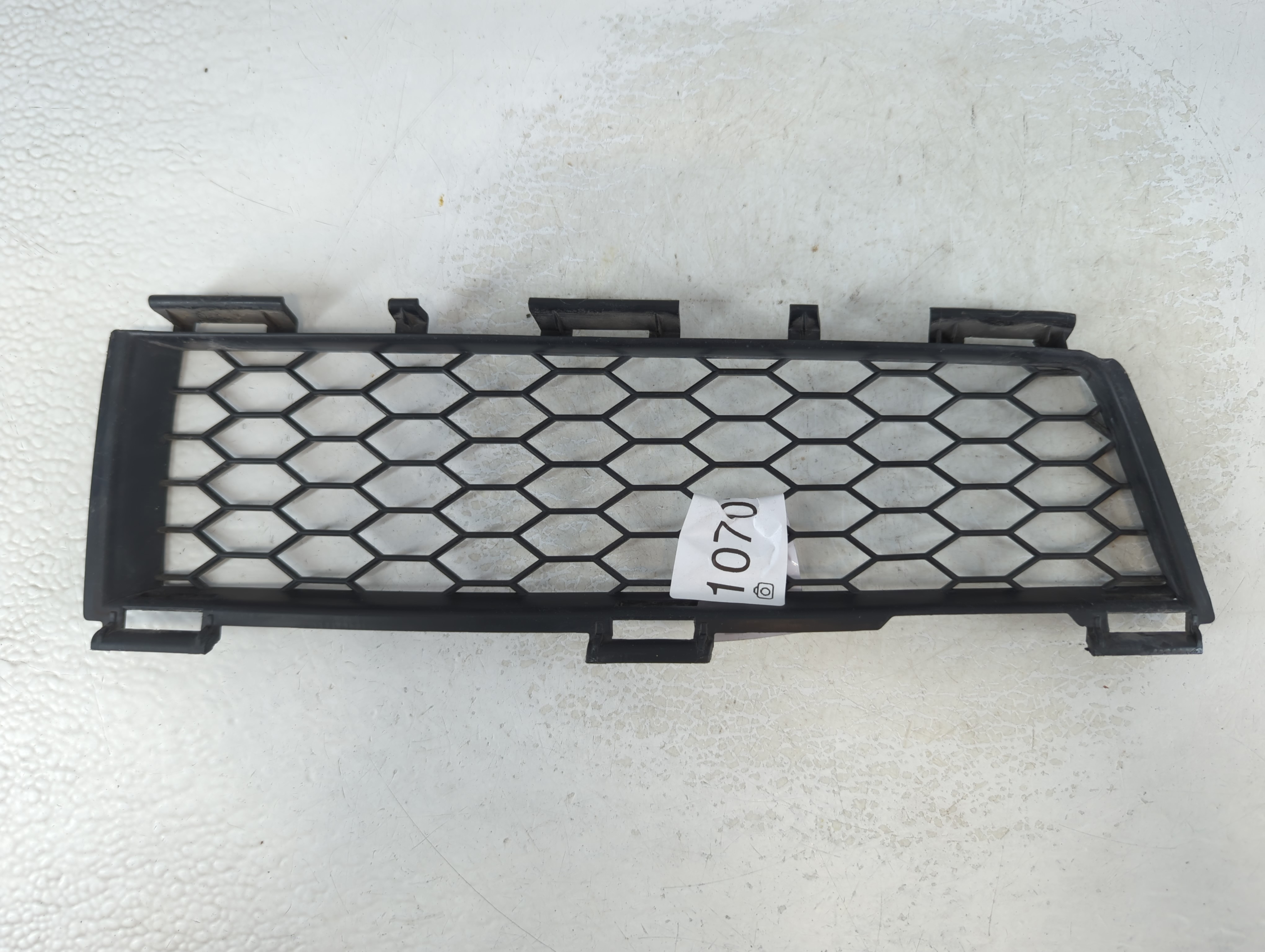 2003-2004 Pontiac Vibe Front Bumper Grille Cover 1070295 - Oemusedautoparts1.com
