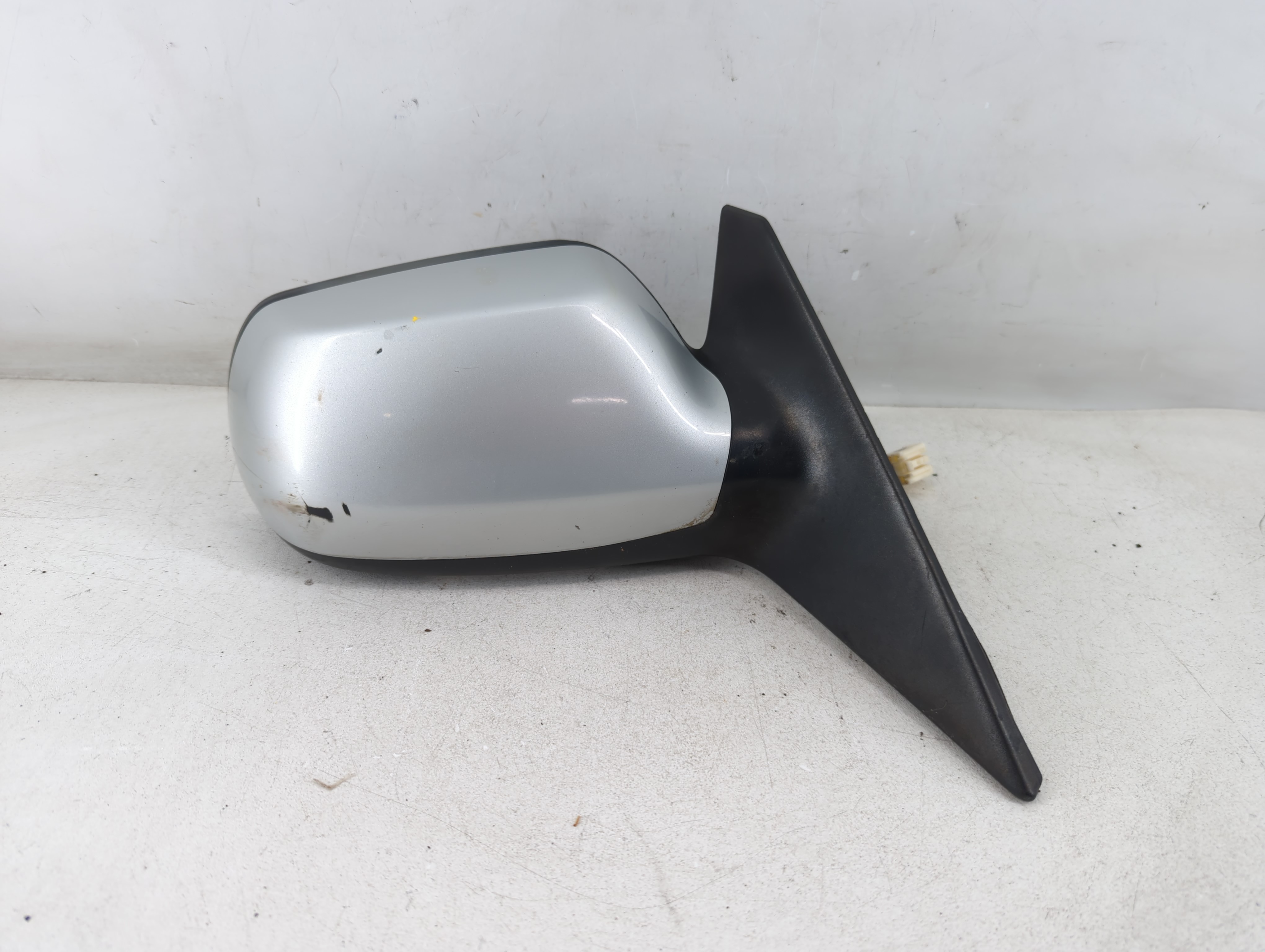2003-2008 Mazda 6 Passenger Right Side View Power Door Mirror Silver 1070475 - Oemusedautoparts1.com