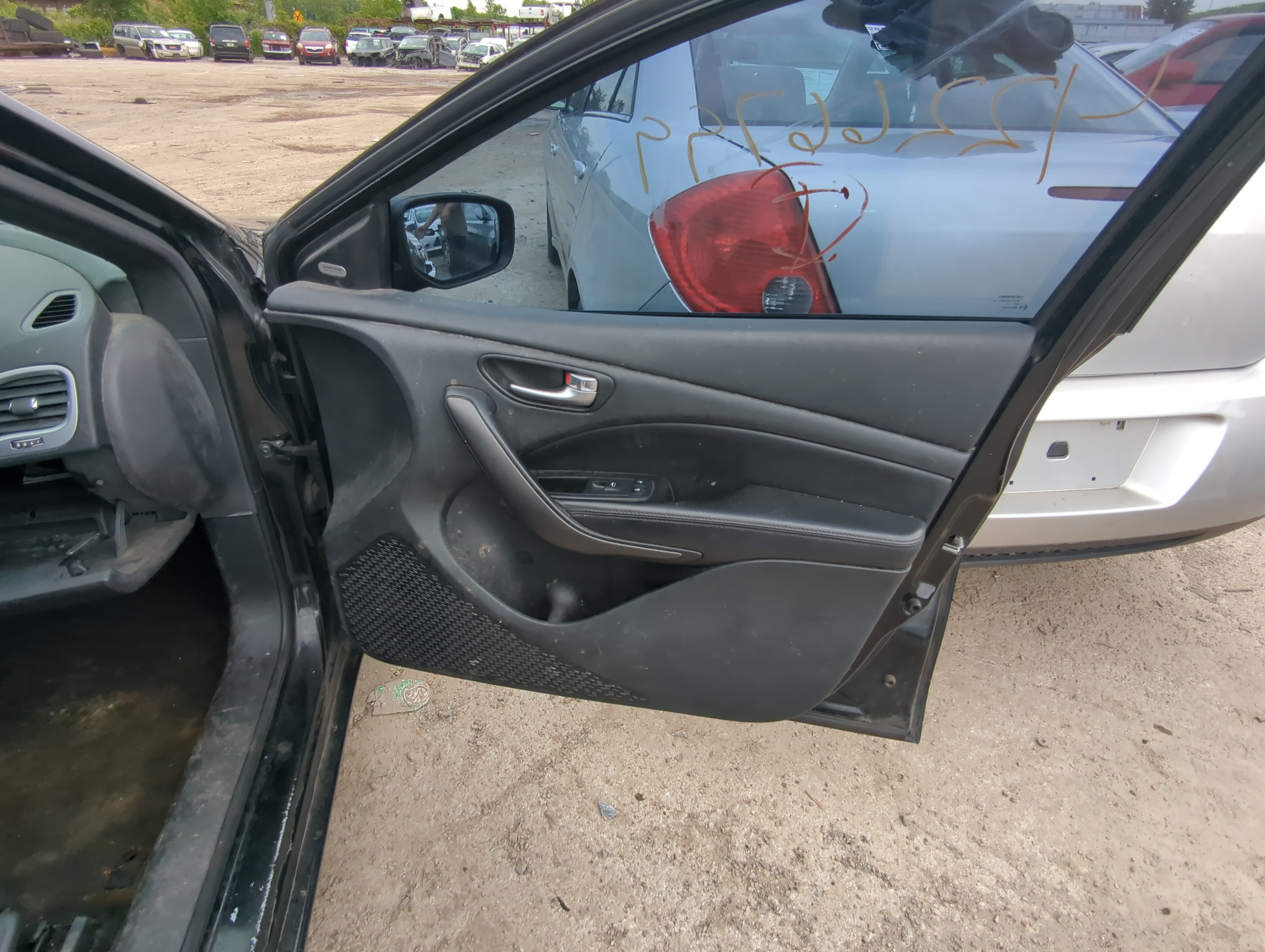 2013 Dodge Dart Front Right Passenger Interior Door Panel Trim 1070669 - Oemusedautoparts1.com