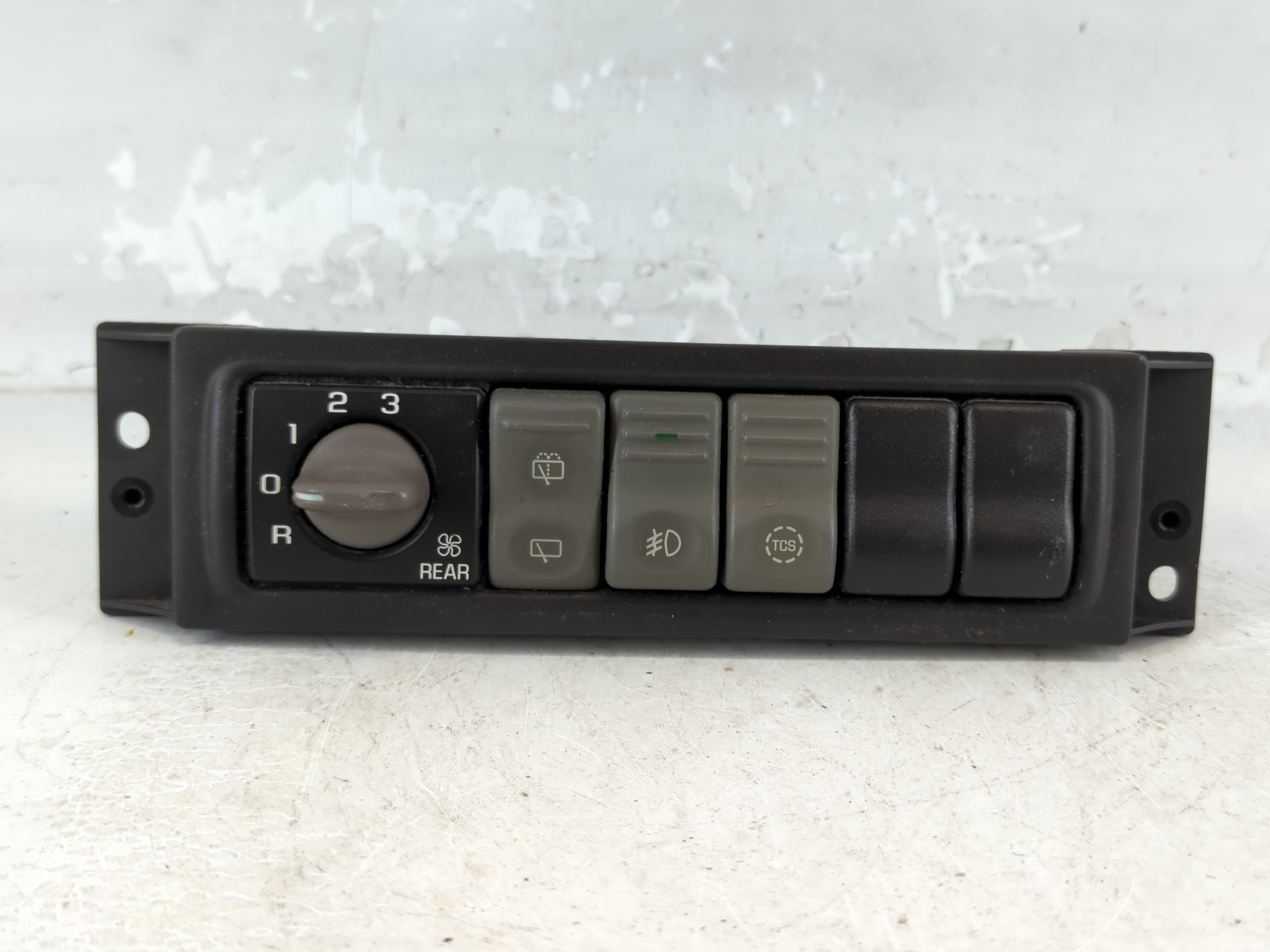 2002 Buick Rendezvous Window Wiper Endgate Release Switch 1070830 - Oemusedautoparts1.com