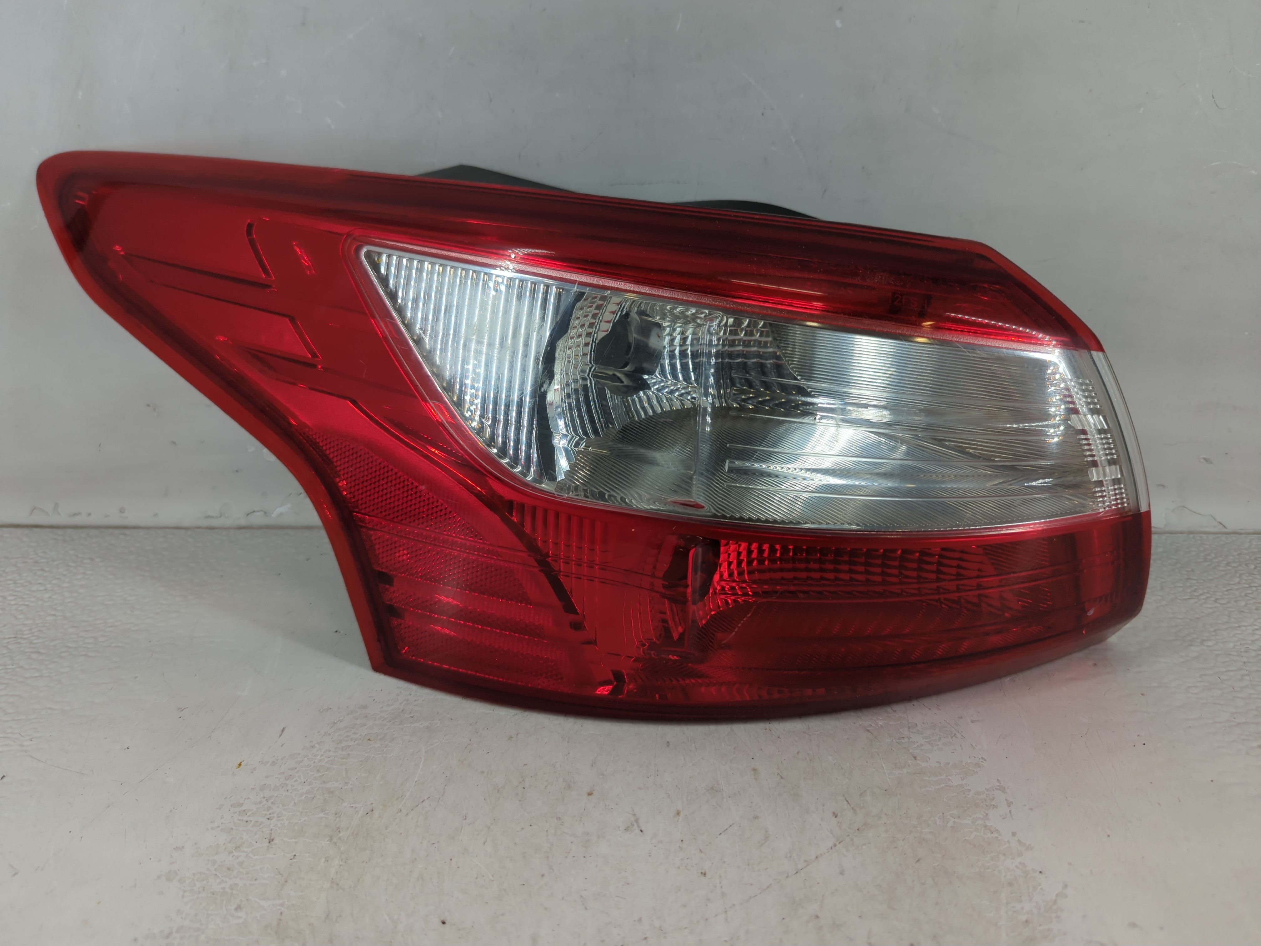 2012-2014 Ford Focus Driver Left Side Tail Light Taillight Oem 1070831 - Oemusedautoparts1.com