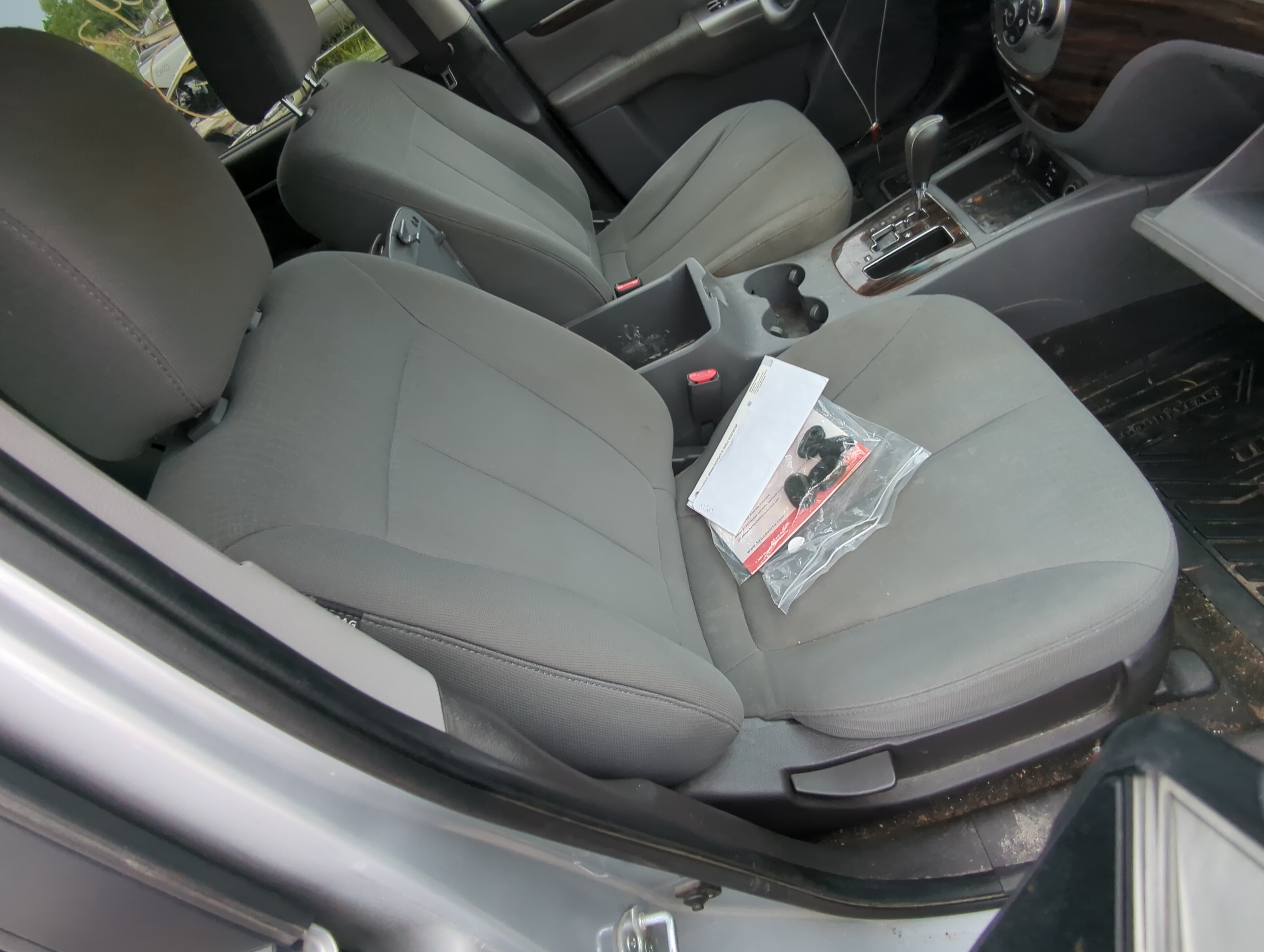 2010-2012 Hyundai Santa Fe Passenger Front Seat Oem Grey 1070870 - Oemusedautoparts1.com