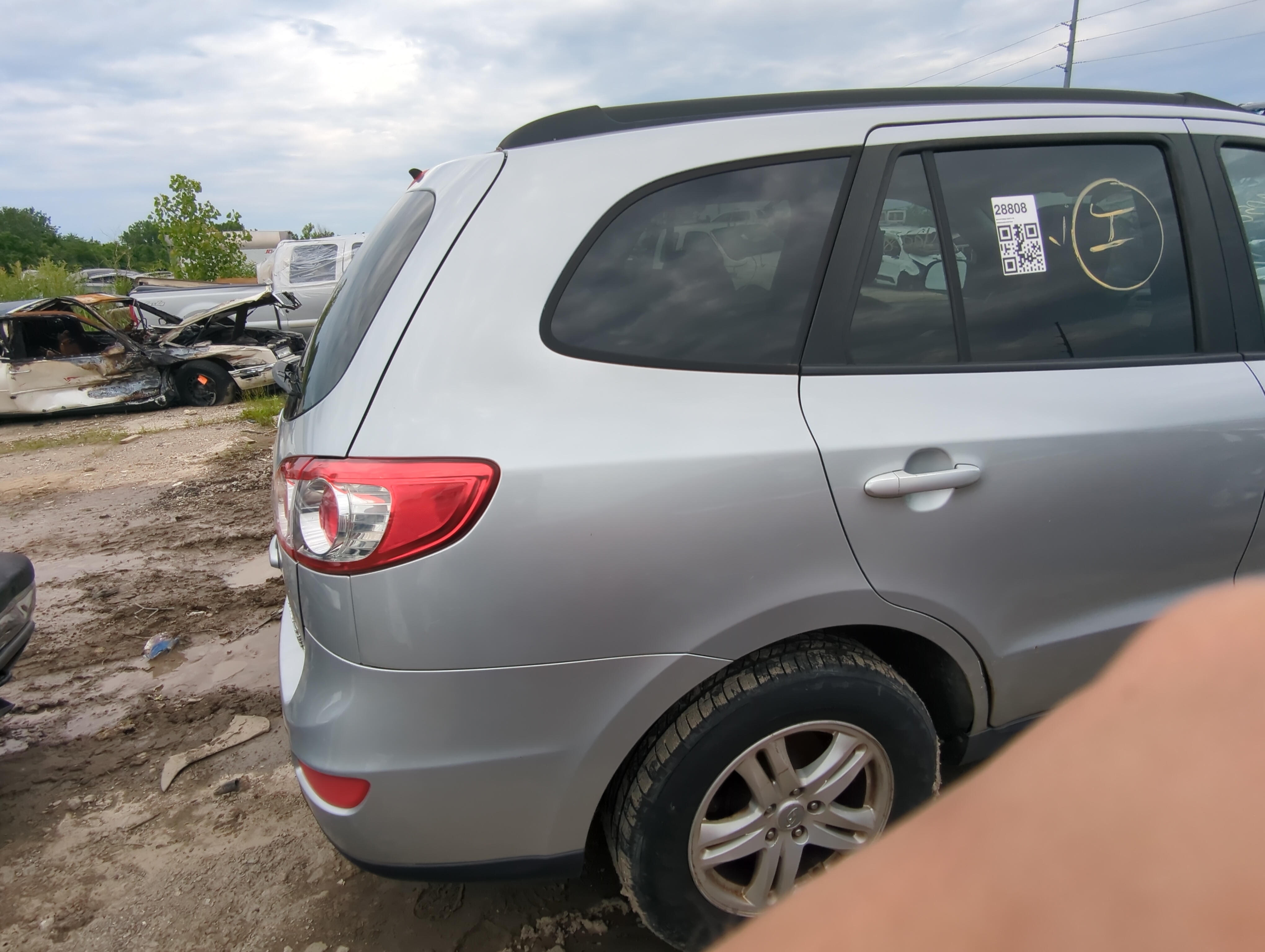 Picture of 2010-2012 Hyundai Santa Fe Passenger Rear Door Oem 1070941