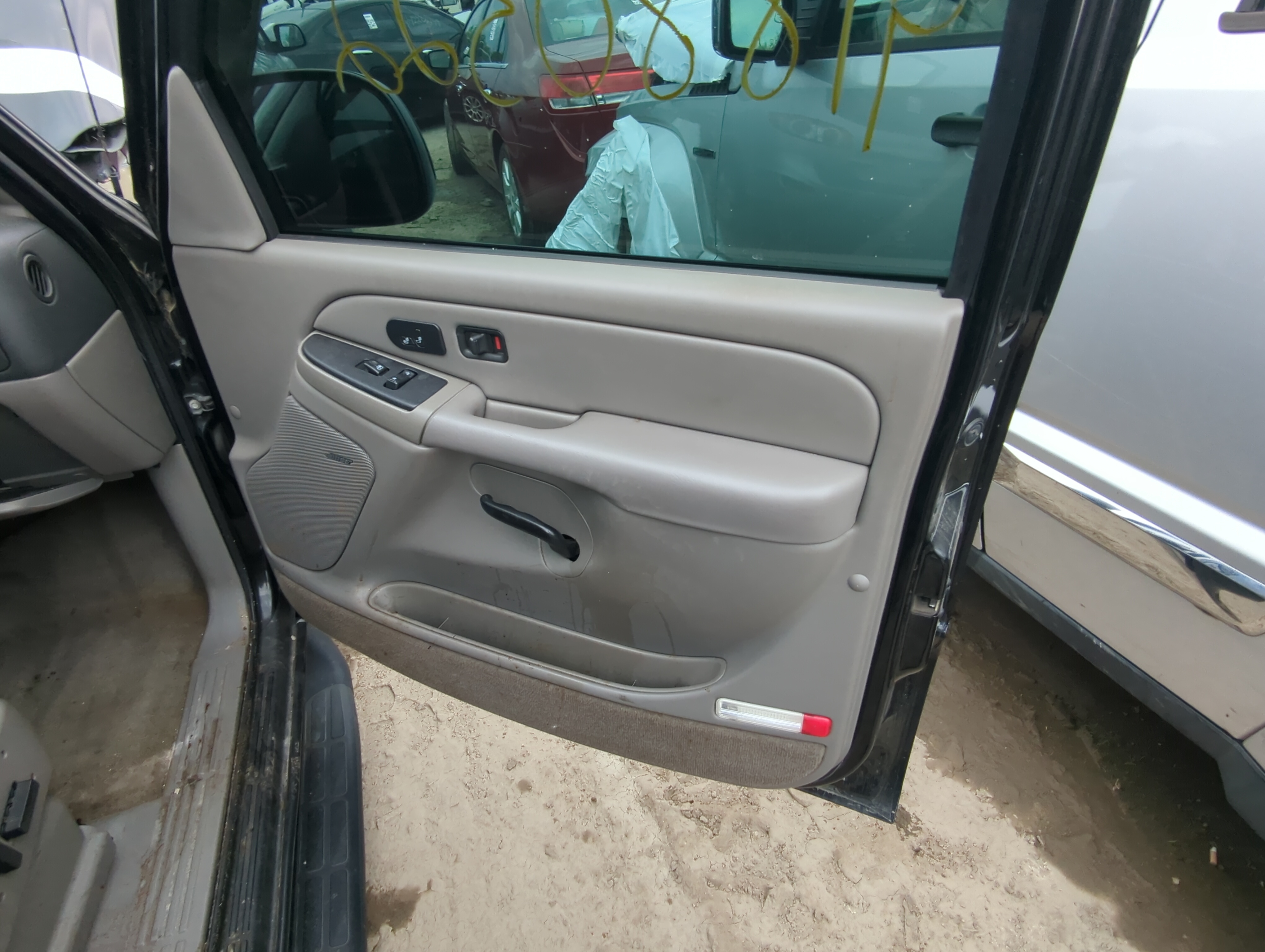 Picture of 2005 Chevrolet Tahoe Front Right Passenger Interior Door Panel Trim 1071009