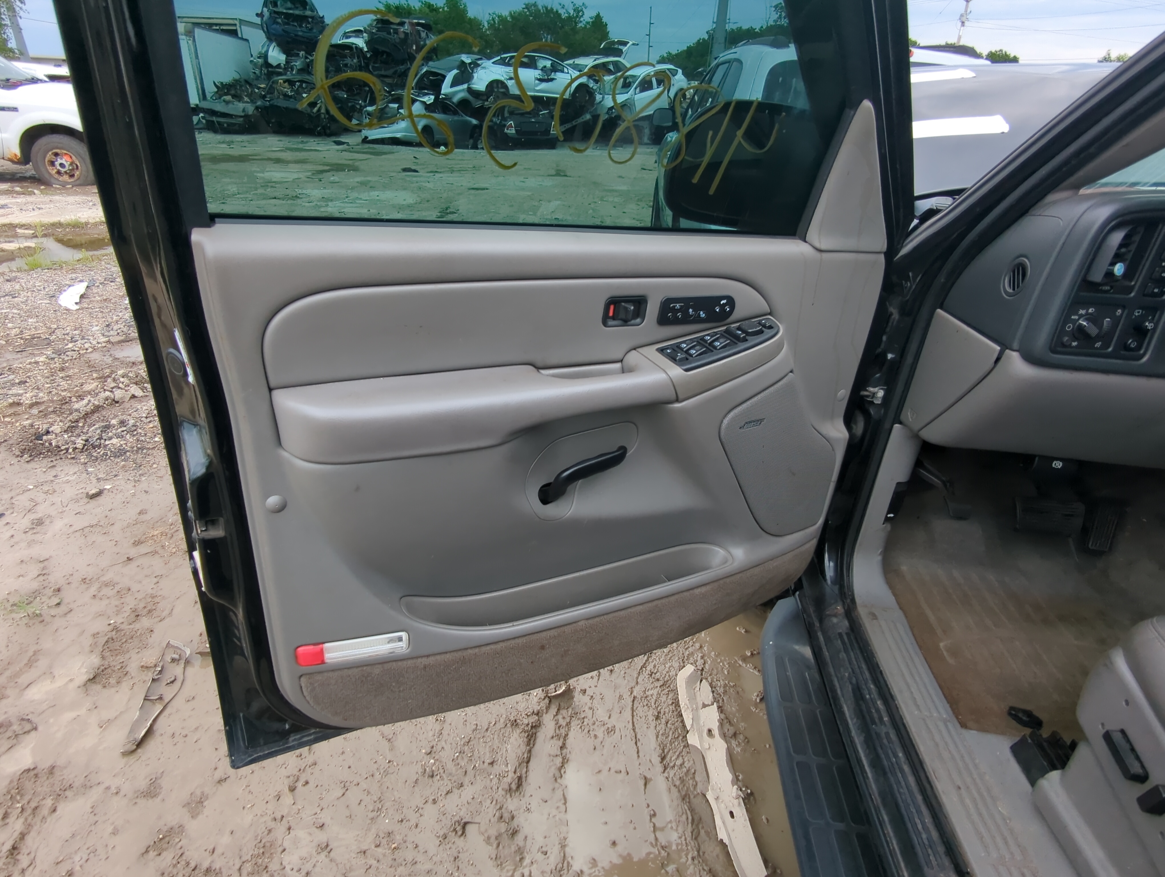 Picture of 2005 Chevrolet Tahoe Front Left Driver Interior Door Panel Trim 1071013