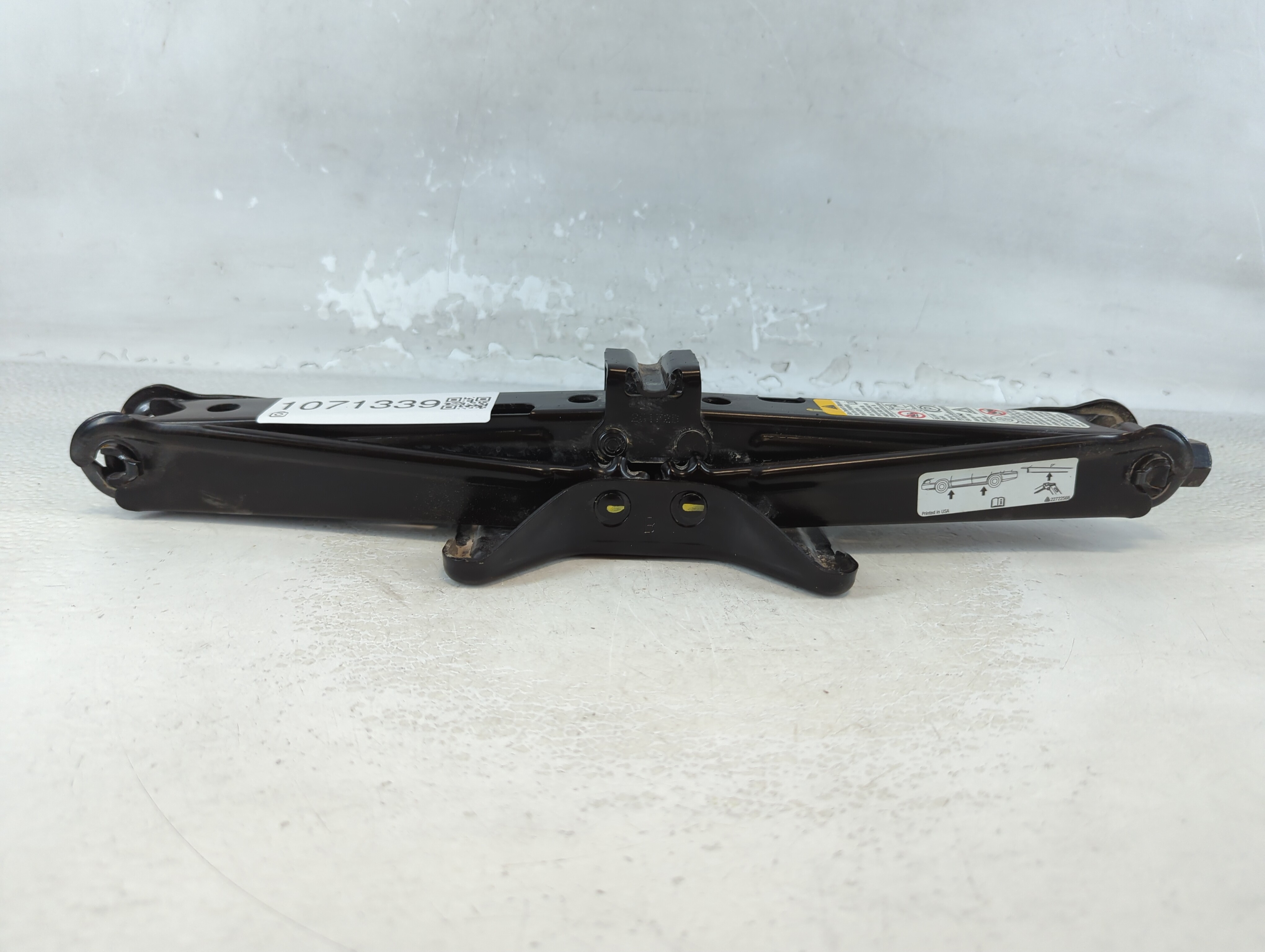2013 Chevrolet Impala Spare Scissor Car Jack 1071339 - Oemusedautoparts1.com