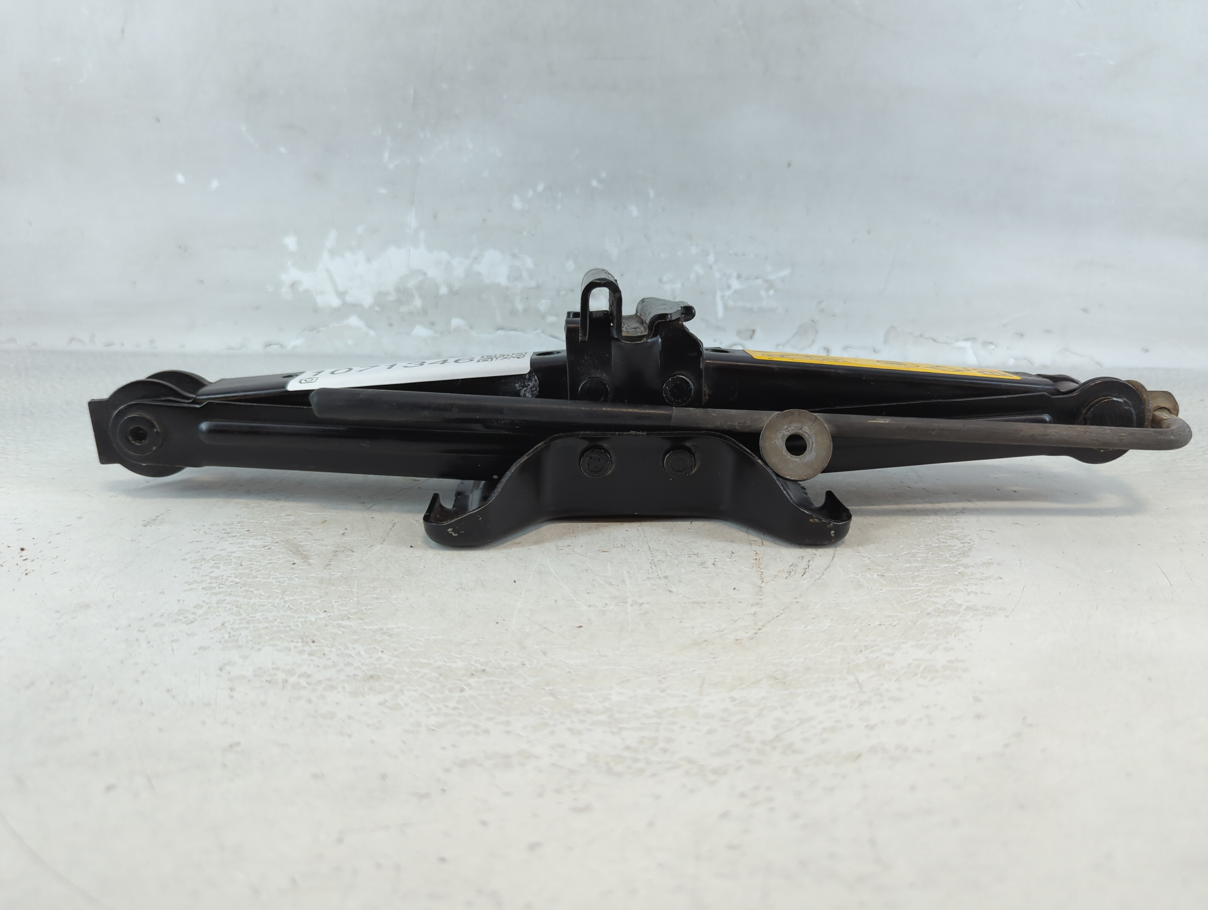 2016 Ford Fiesta Spare Scissor Car Jack 1071346 - Oemusedautoparts1.com