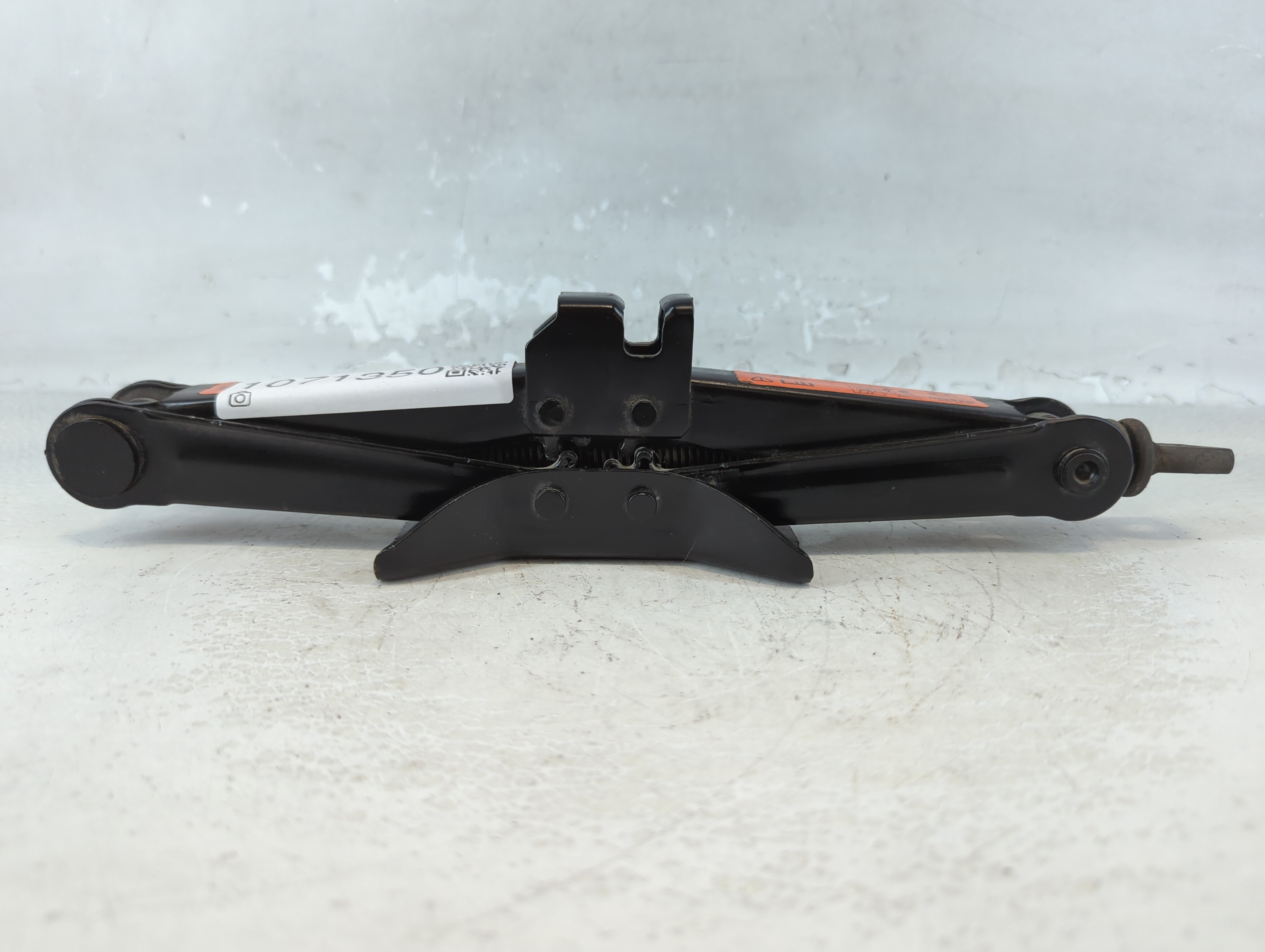 2013 Nissan Sentra Spare Scissor Car Jack 1071350 - Oemusedautoparts1.com