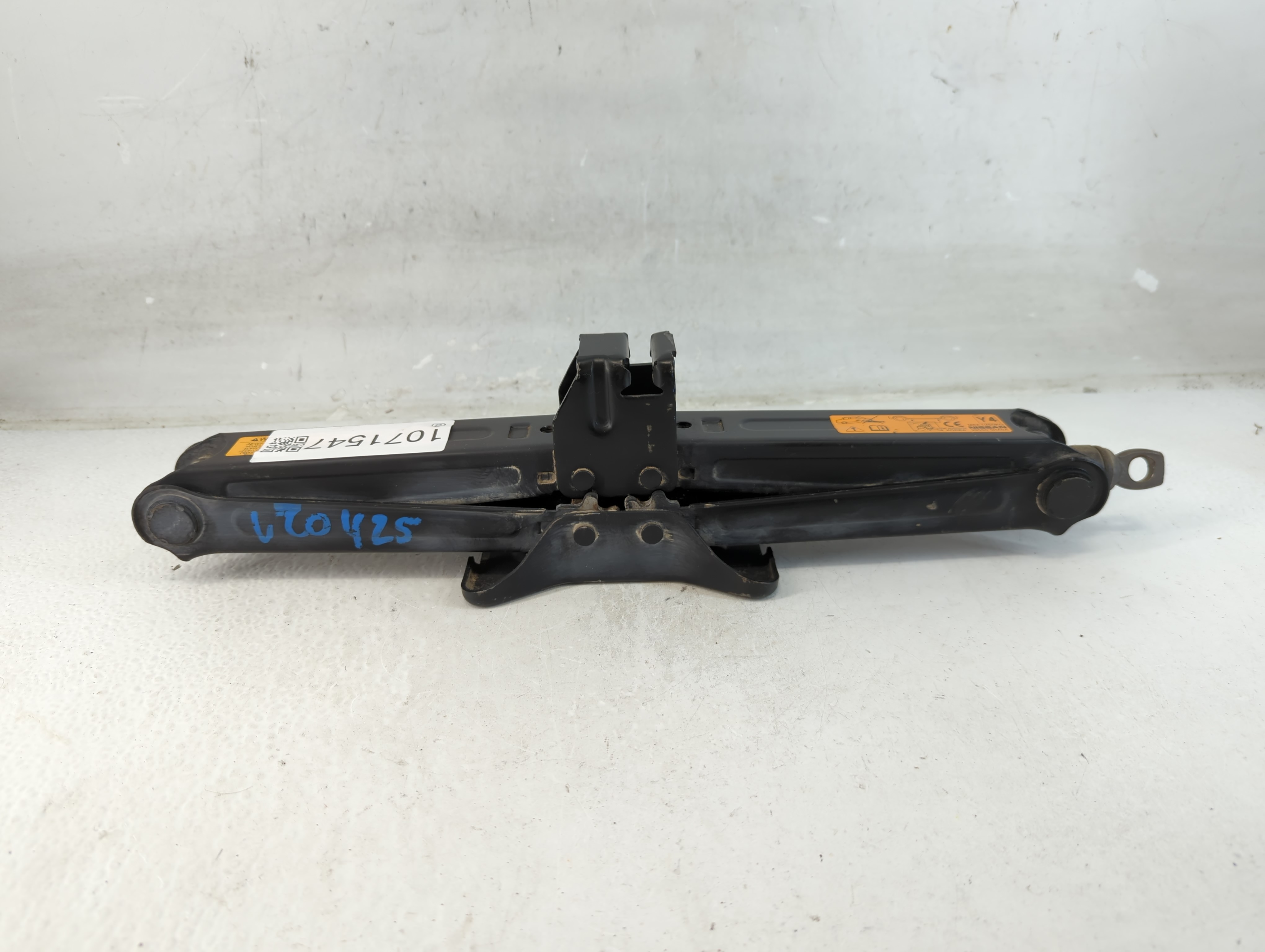 2016 Nissan Rogue Spare Scissor Car Jack 1071547 - Oemusedautoparts1.com