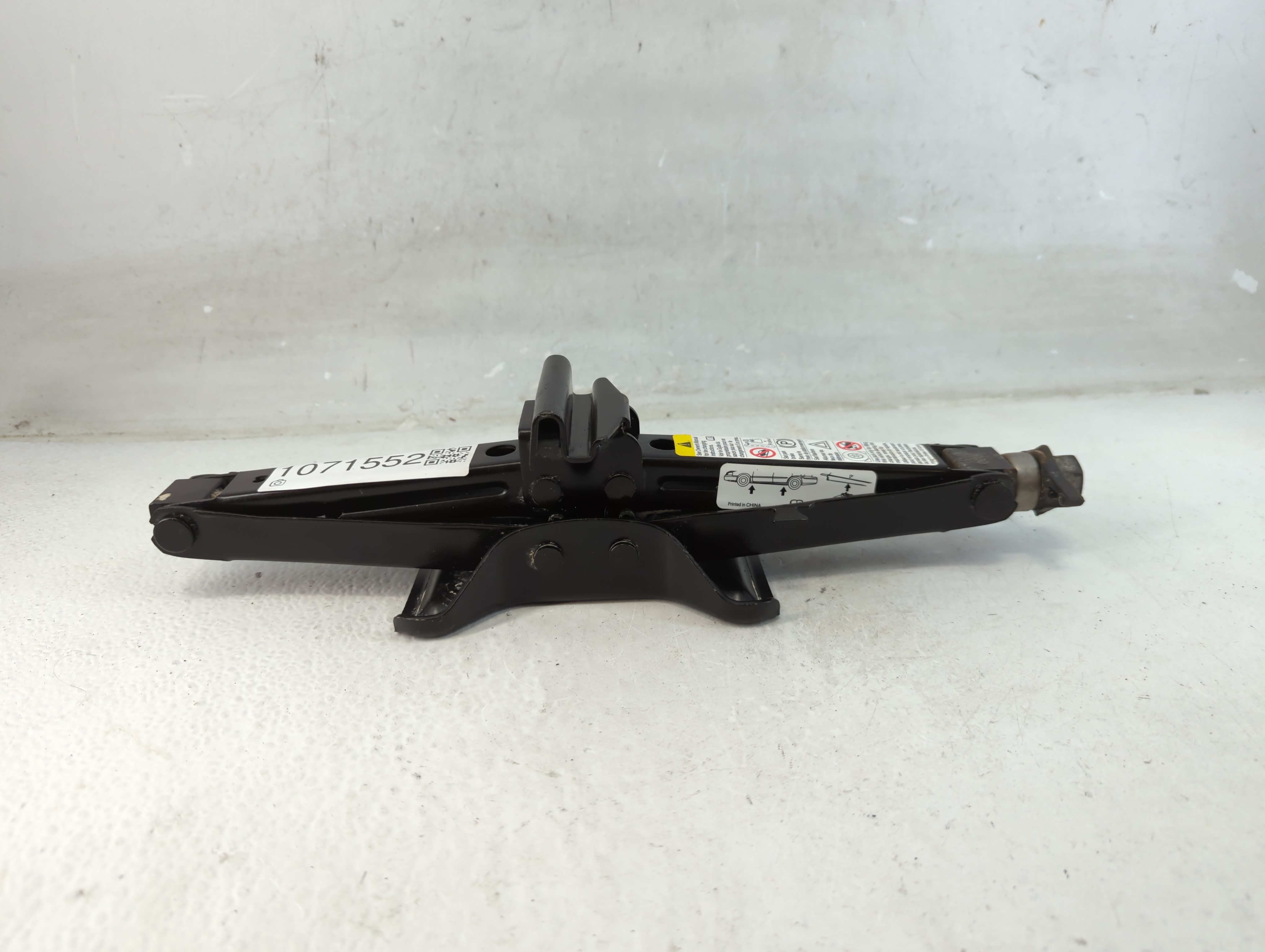 2011 Chevrolet Hhr Spare Scissor Car Jack 1071552 - Oemusedautoparts1.com