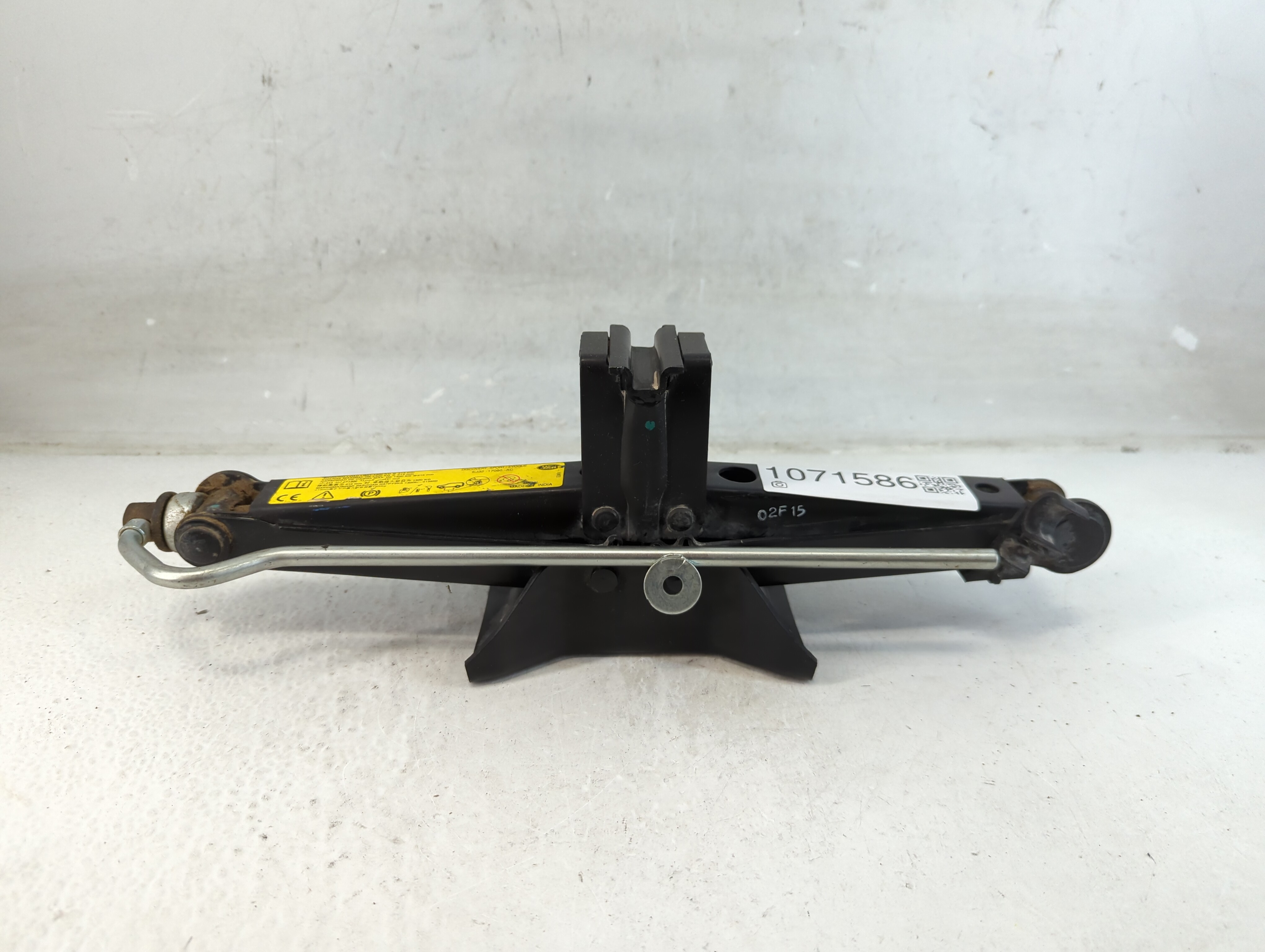 2016 Land Rover Discovery Sport Spare Scissor Car Jack 1071586 - Oemusedautoparts1.com