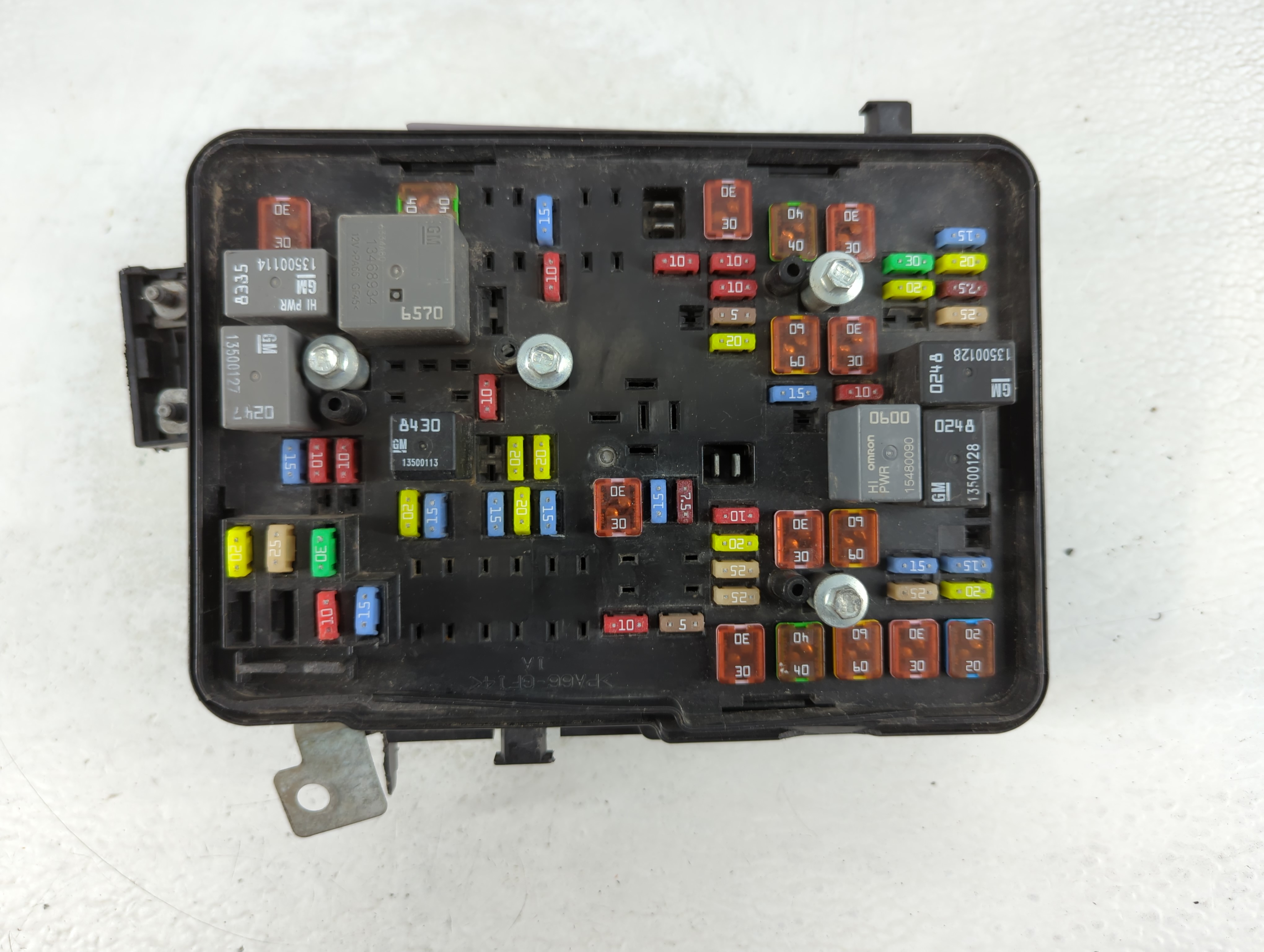 Picture of 2017-2017 Chevrolet Equinox Fusebox Fuse Box Relay Module 84080470 1071602