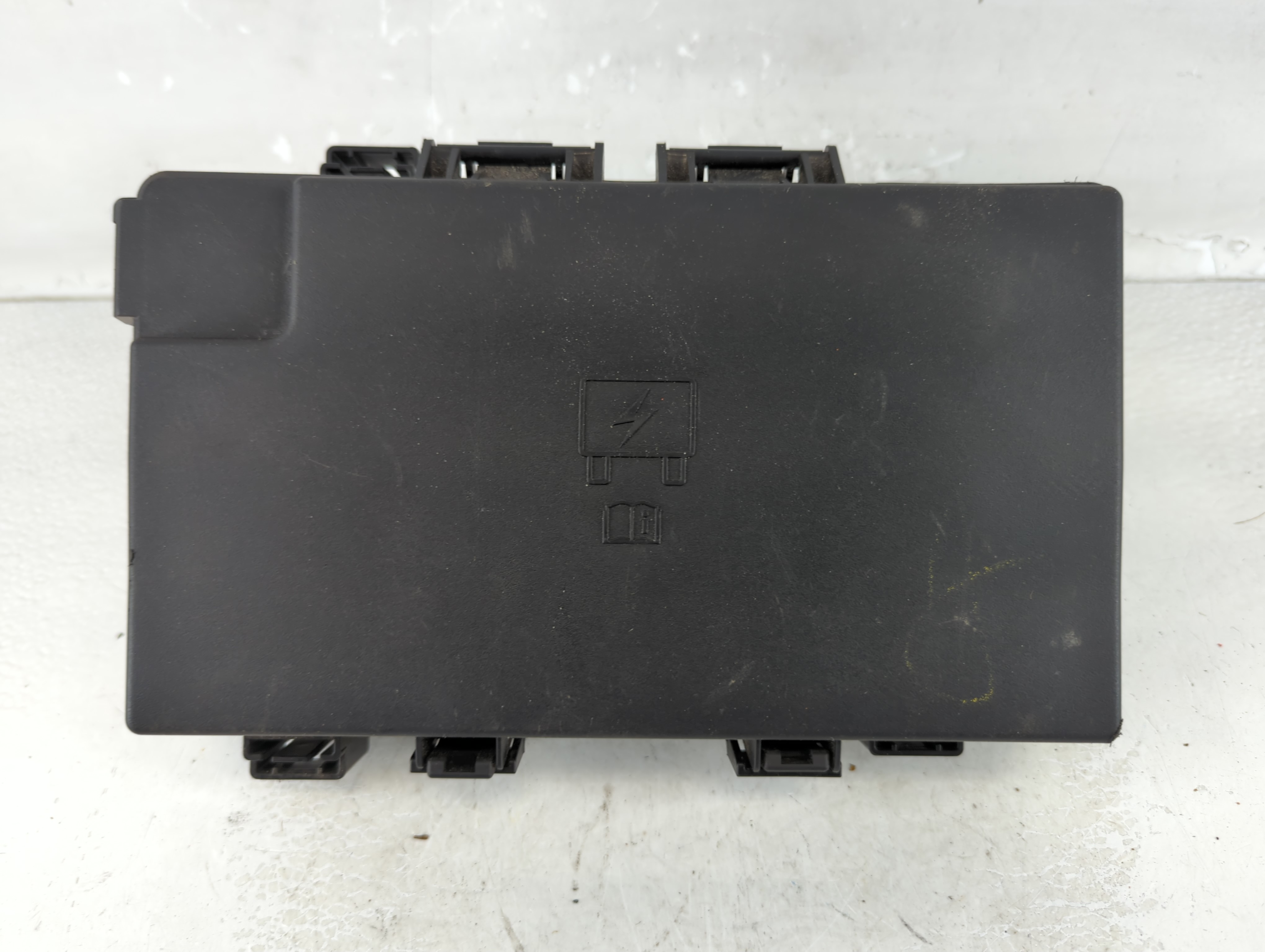 2017 Jeep Grand Cherokee Fusebox Fuse Box Relay Module P68251626ac A 1071603 - Oemusedautoparts1.com
