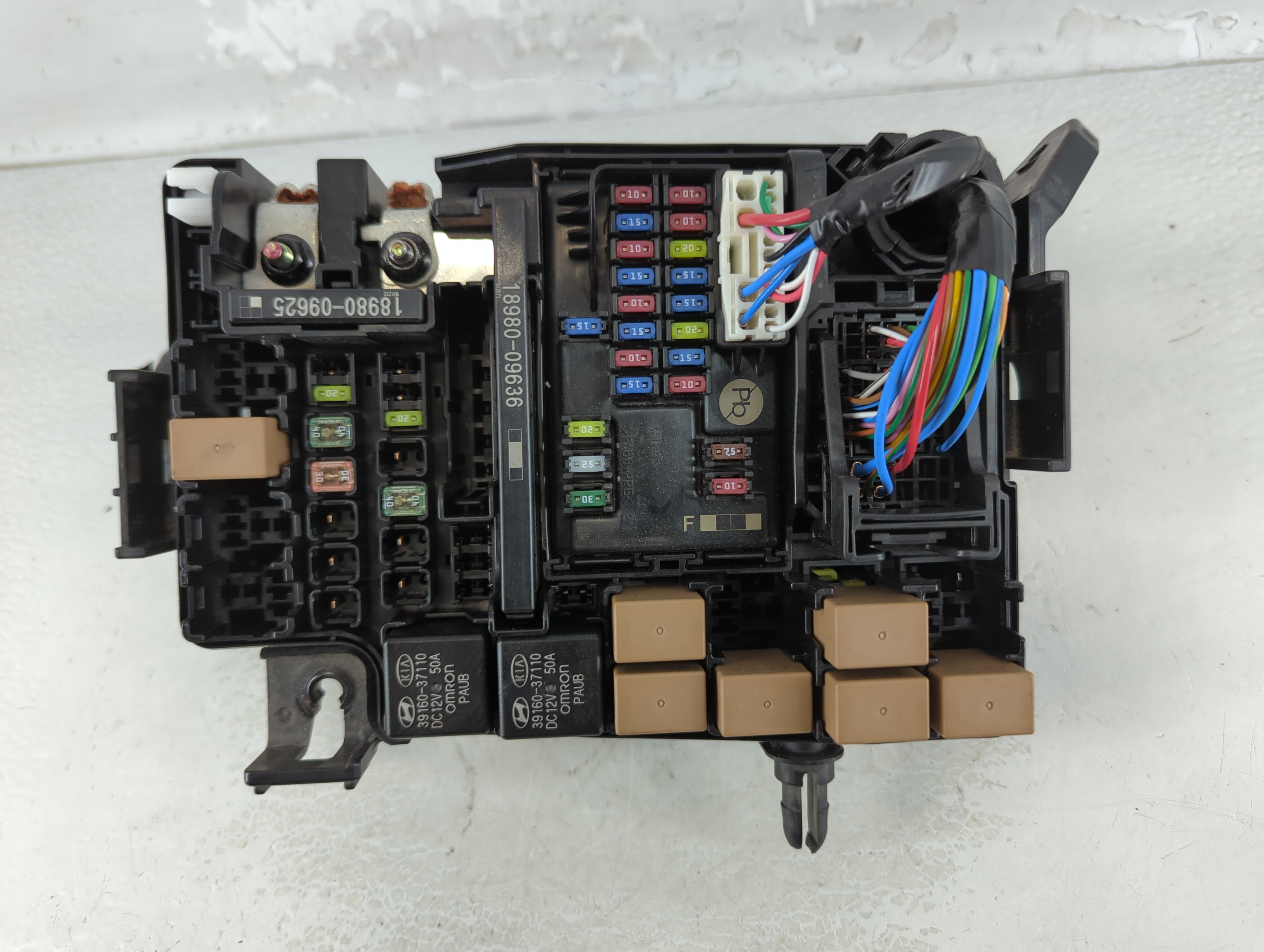 2018-2021 Hyundai Kona Fusebox Fuse Box Relay Module 91227 J9271 1071605 - Oemusedautoparts1.com