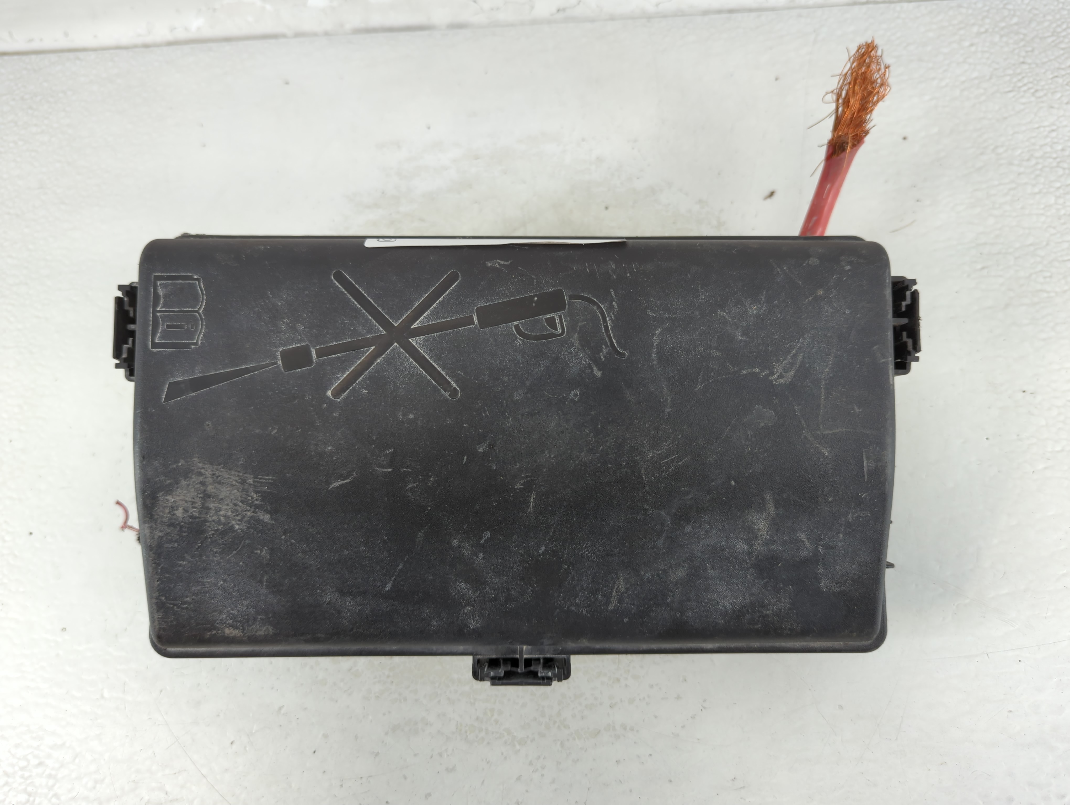 2013-2014 Chevrolet Cruze Fusebox Fuse Box Relay Module 95216200_02 1071606 - Oemusedautoparts1.com