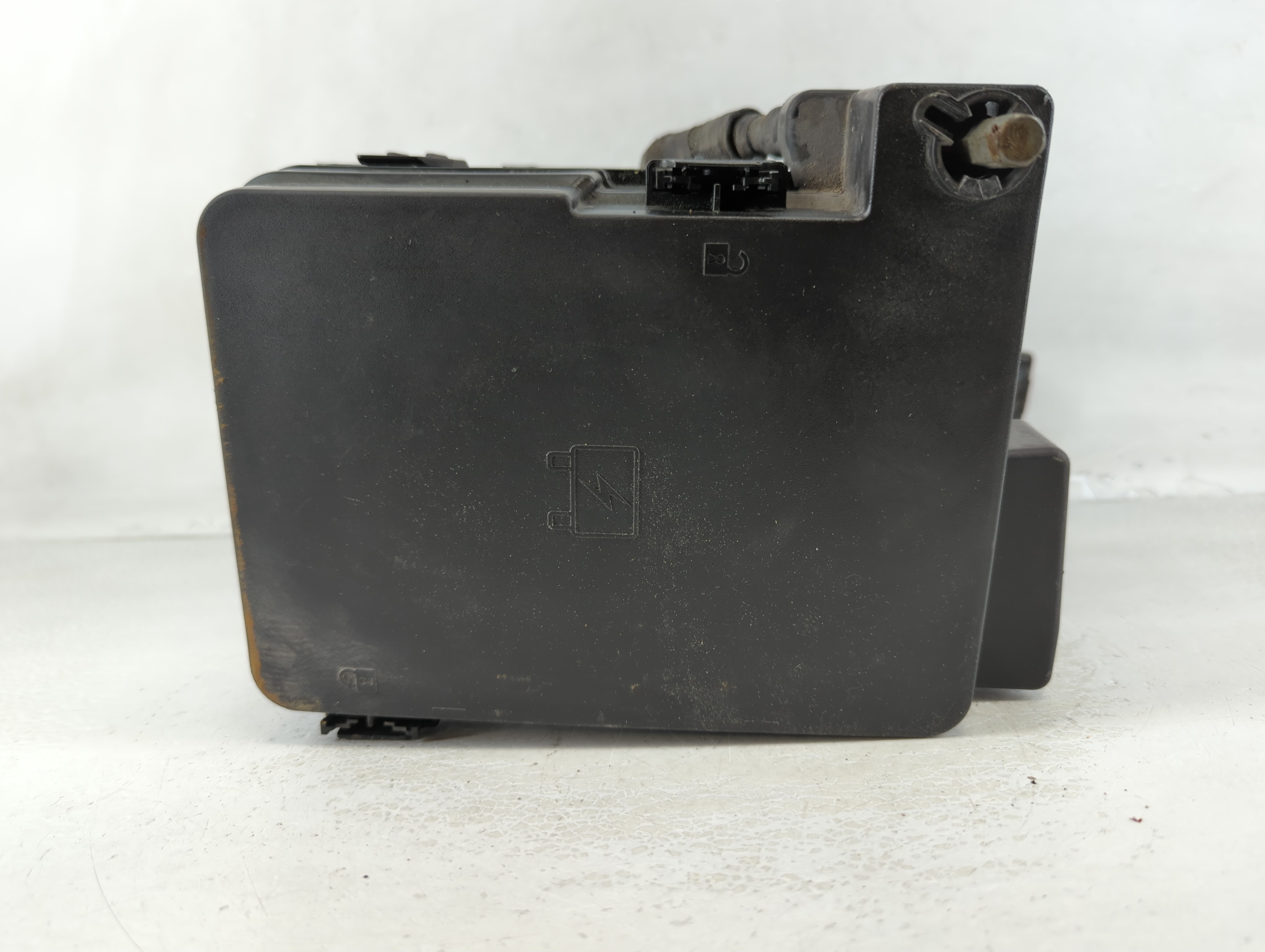 2013-2016 Chevrolet Equinox Fusebox Fuse Box Relay Module 22929763_01 1071610 - Oemusedautoparts1.com