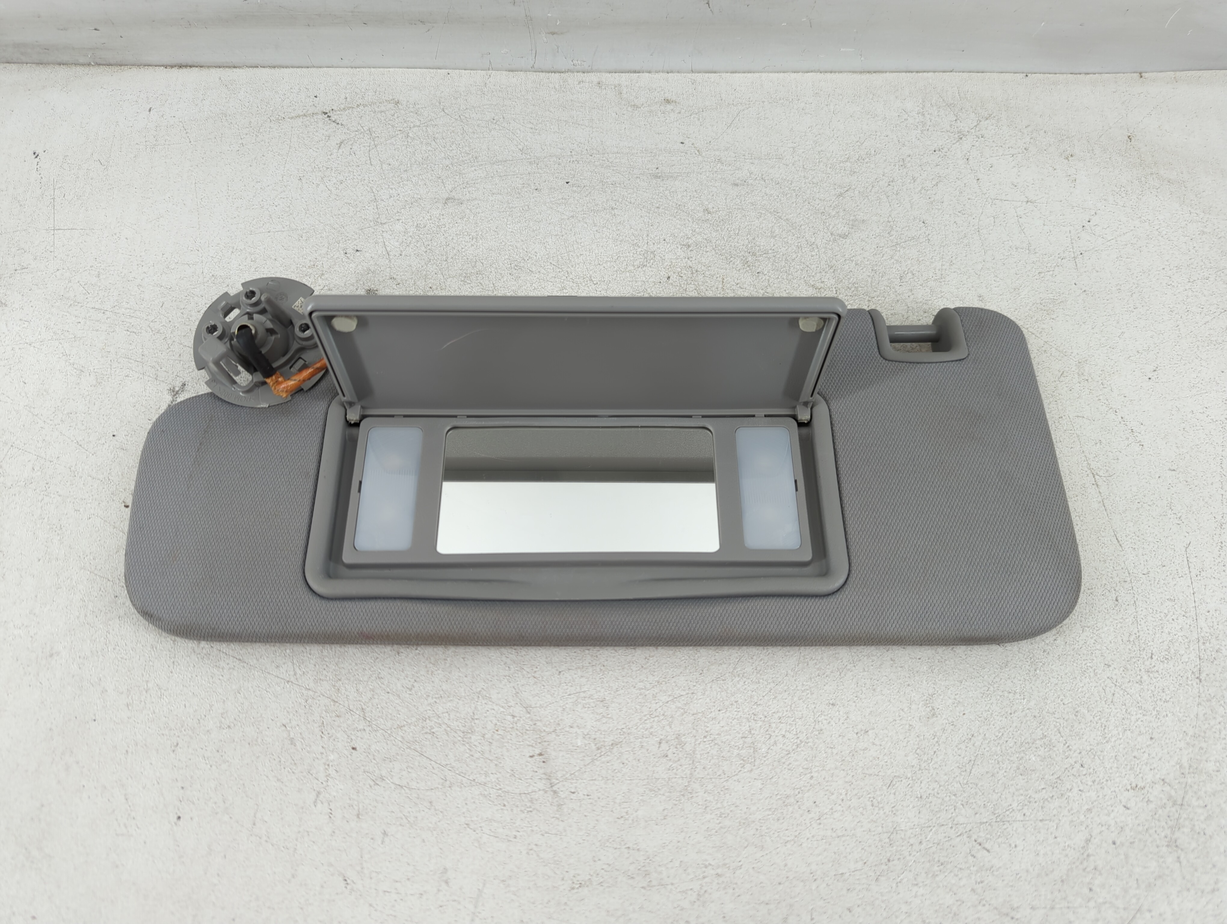 2016-2021 Chevrolet Malibu Driver Sun Visor Mirror Left Sunvisor Grey 1071626 - Oemusedautoparts1.com