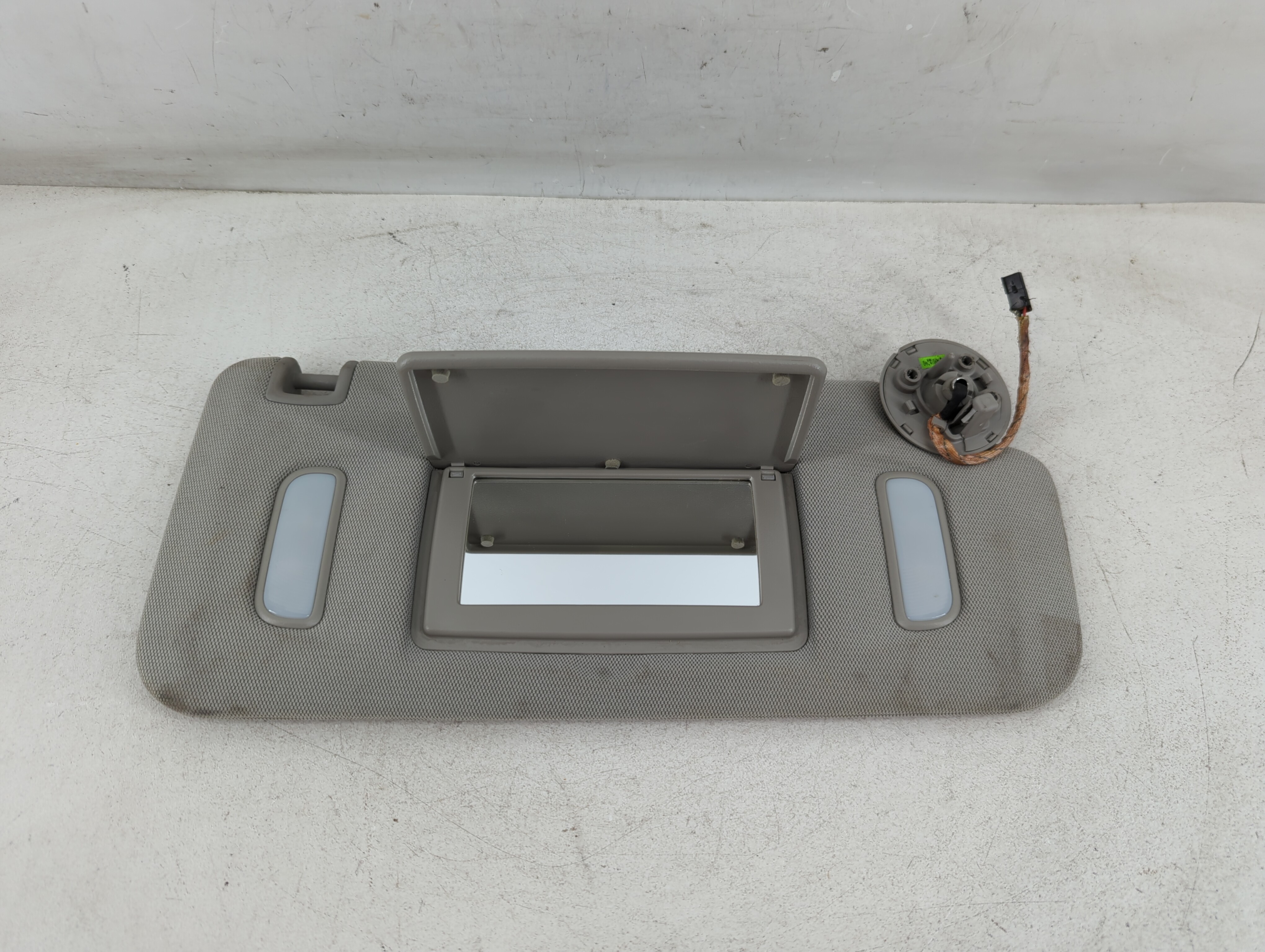 Picture of 2010-2017 Gmc Terrain Passenger Sun Visor Mirror Right Sunvisor Grey 1071634