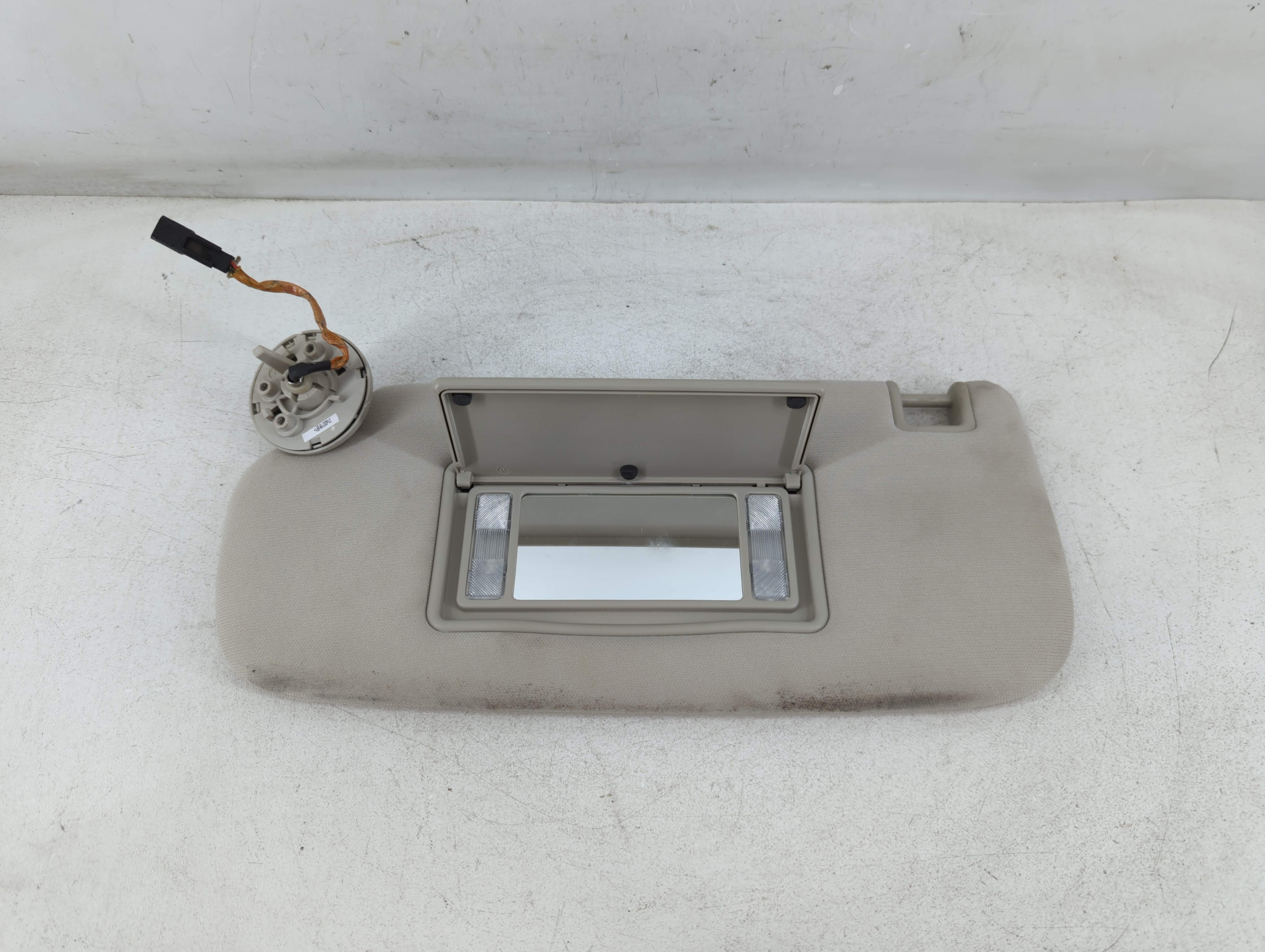 2011-2022 Dodge Durango Driver Sun Visor Mirror Left Sunvisor Grey 1071635 - Oemusedautoparts1.com