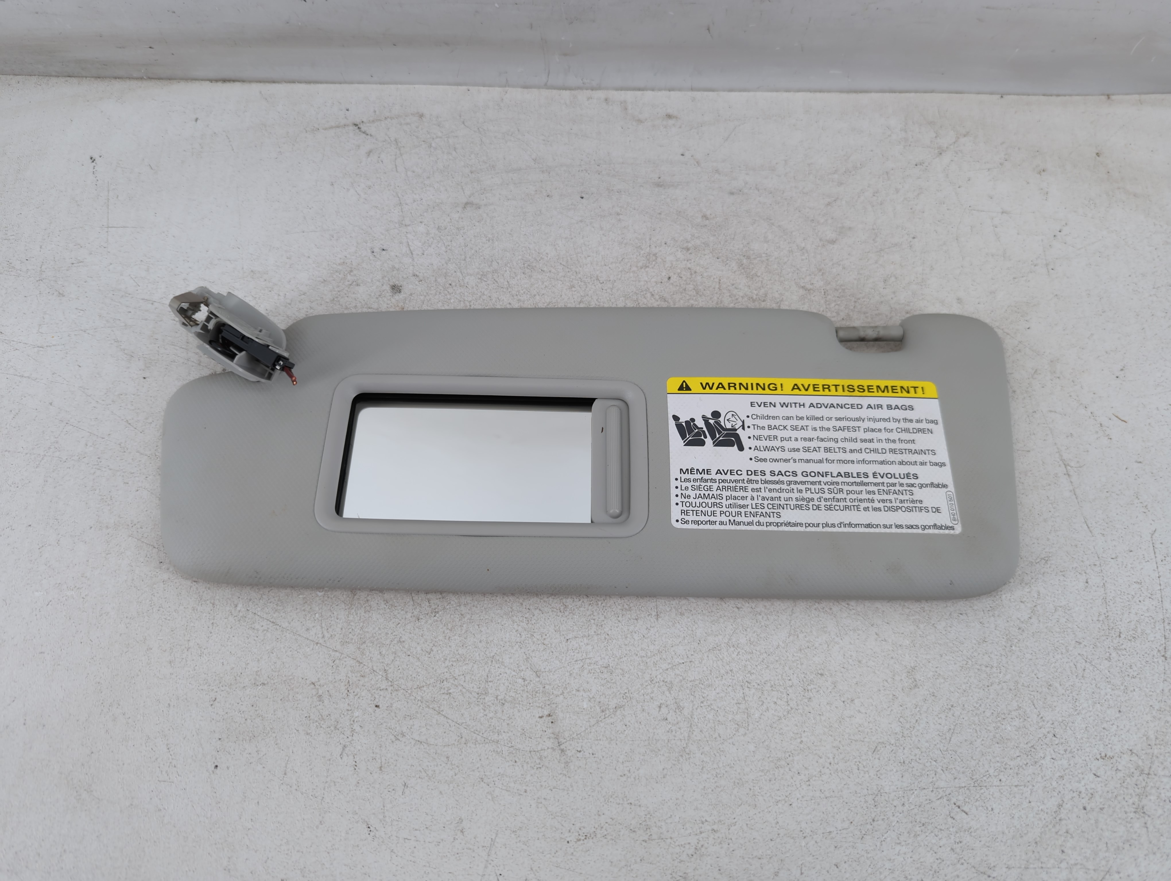 2009-2012 Audi A4 Driver Sun Visor Mirror Left Sunvisor Ivory 1071637 - Oemusedautoparts1.com