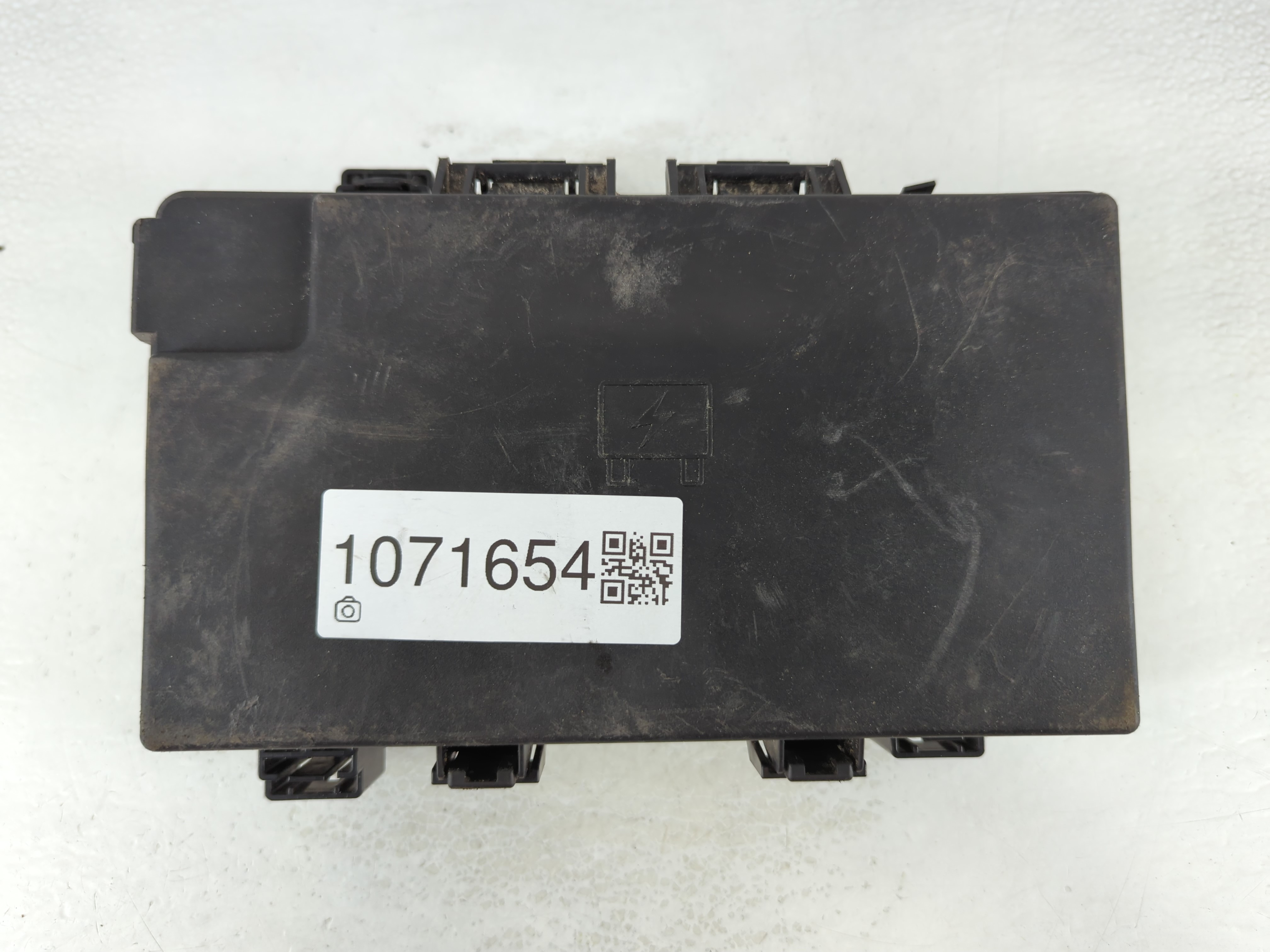 2016 Ram 1500 Fusebox Fuse Box Relay Module P68258527aa 1071654 - Oemusedautoparts1.com