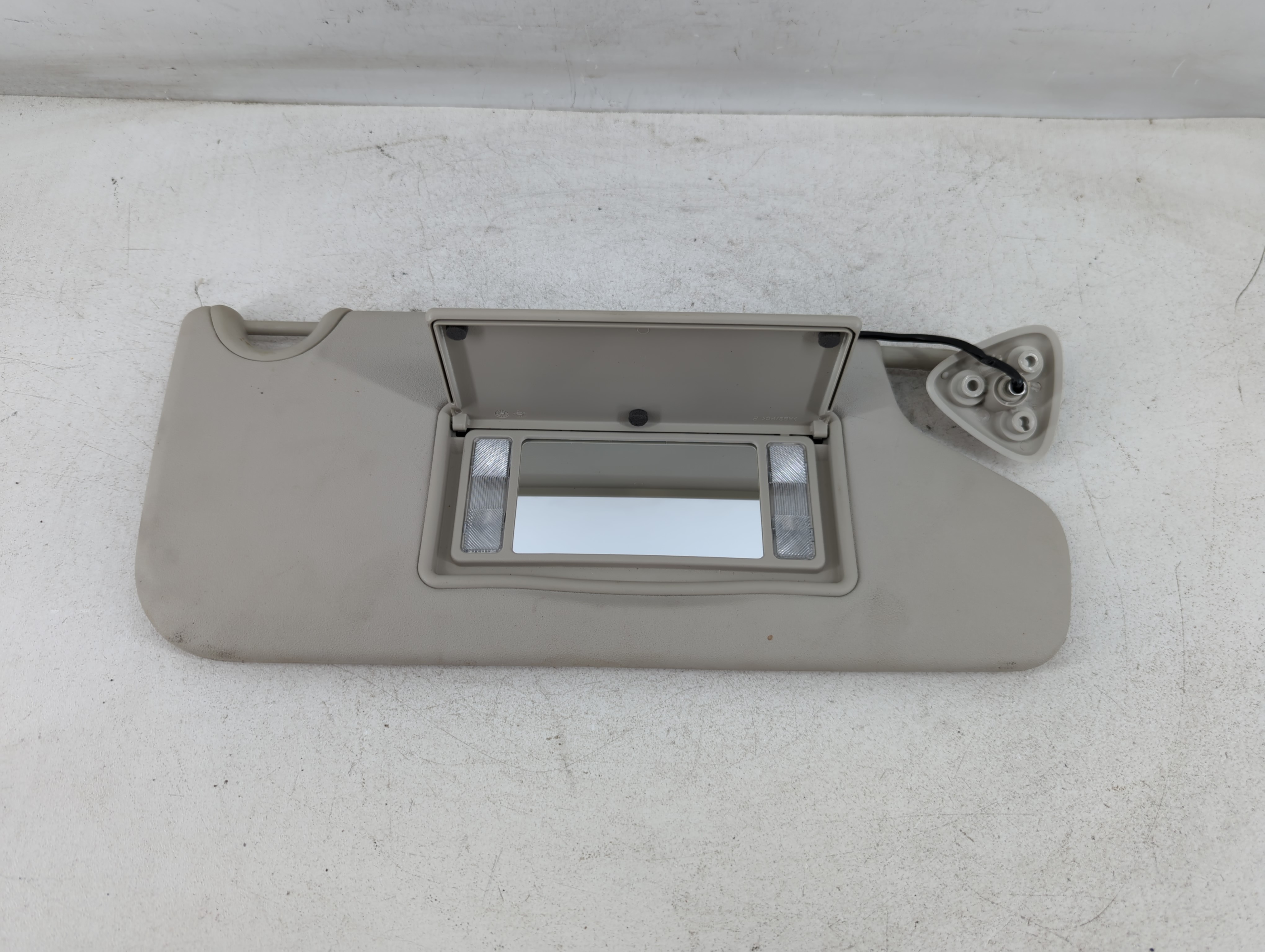 2011-2020 Dodge Journey Passenger Sun Visor Mirror Right Sunvisor Grey 1071664 - Oemusedautoparts1.com