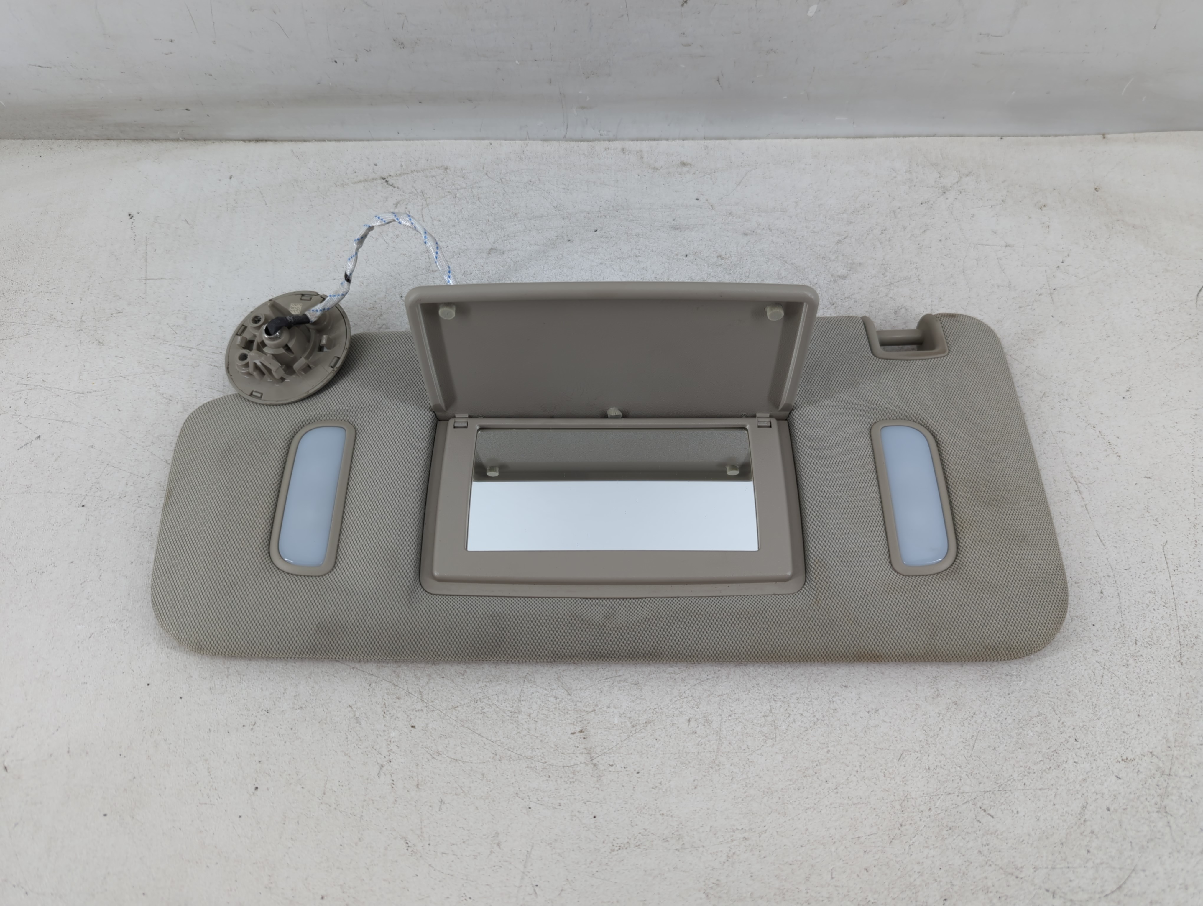 2013-2021 Buick Encore Driver Sun Visor Mirror Left Sunvisor Grey 1071669 - Oemusedautoparts1.com