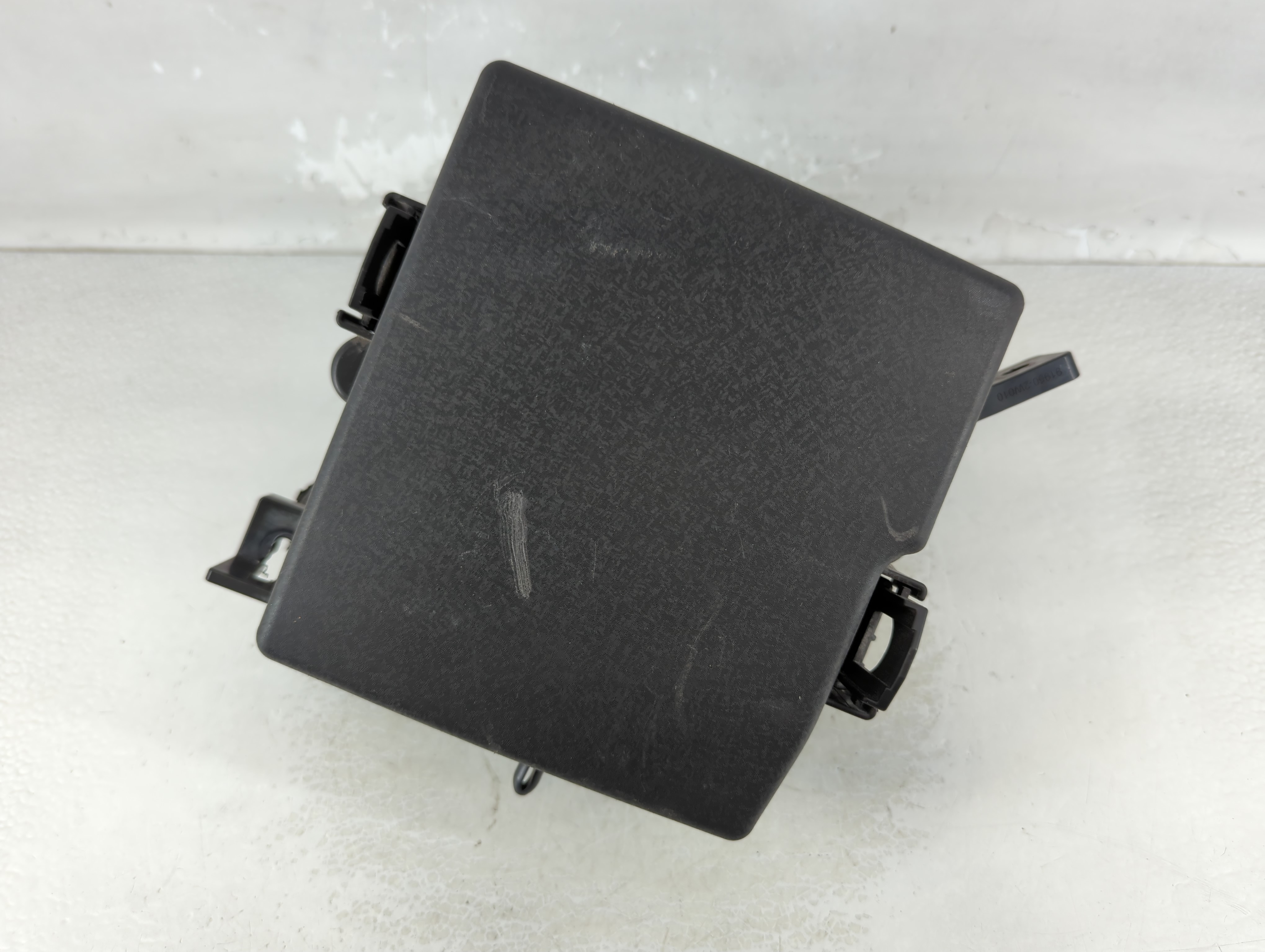 2015 Hyundai Santa Fe Fusebox Fuse Box Relay Module 1071684 - Oemusedautoparts1.com