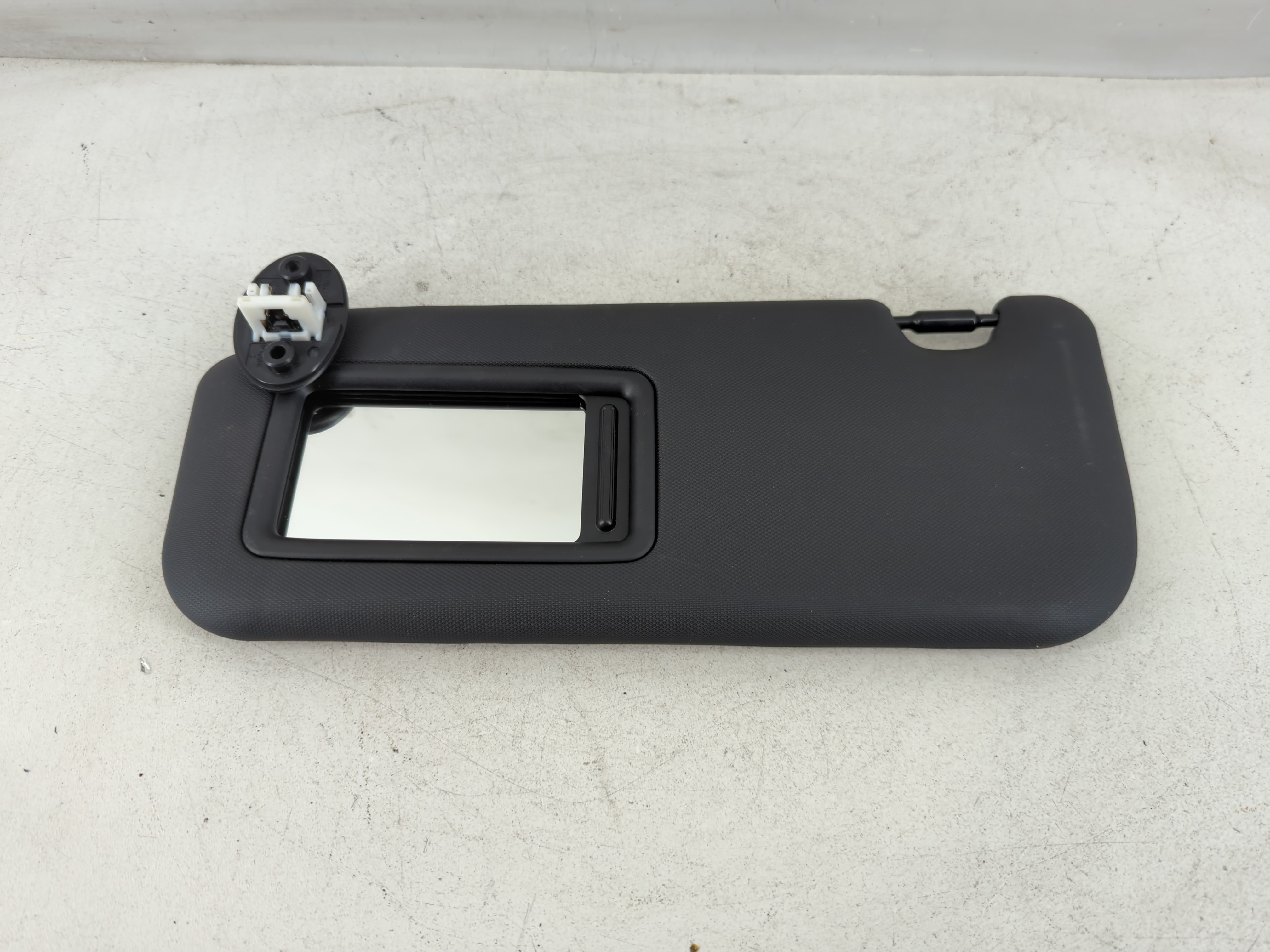 2019-2022 Toyota Corolla Passenger Sun Visor Mirror Right Sunvisor Black 1071697 - Oemusedautoparts1.com