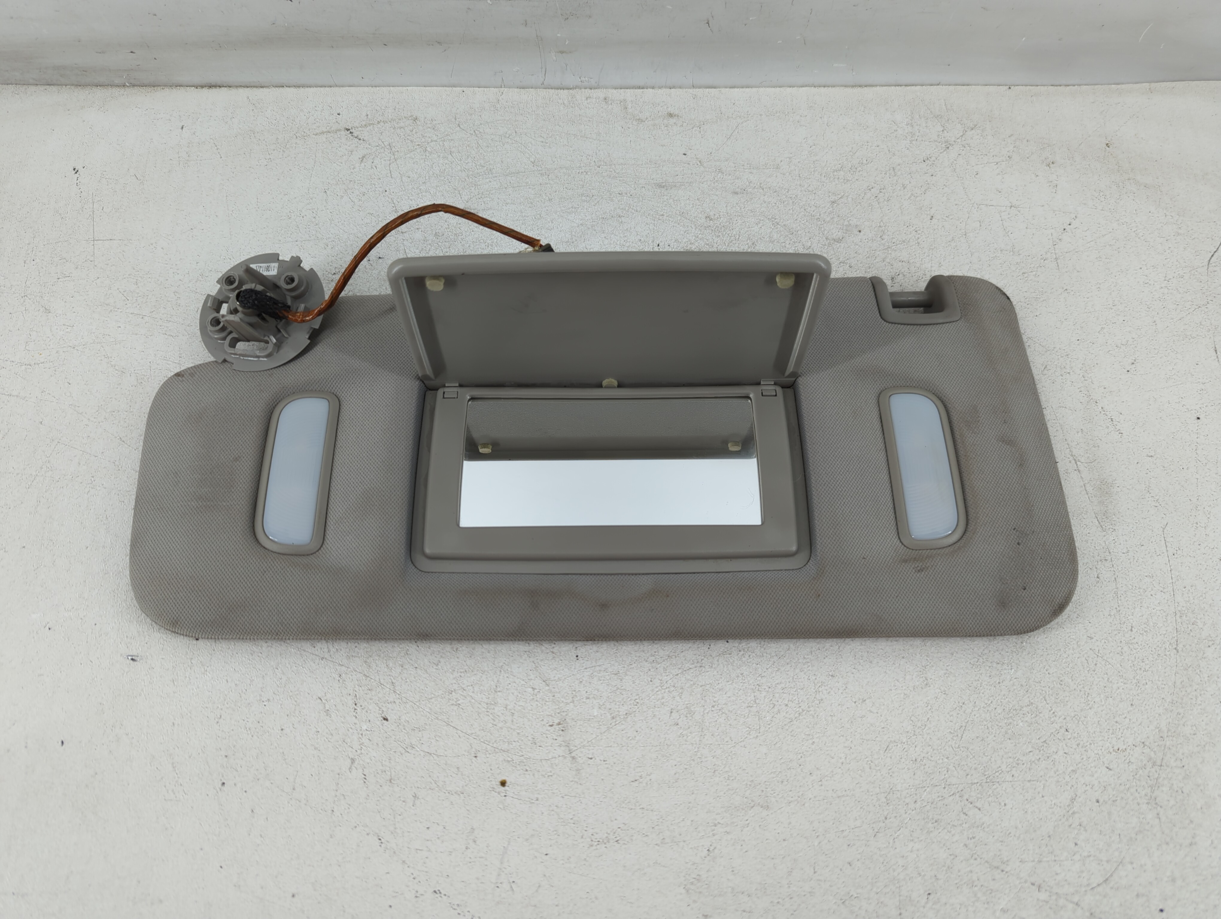 Picture of 2007-2017 Gmc Acadia Driver Sun Visor Mirror Left Sunvisor Grey 1071723
